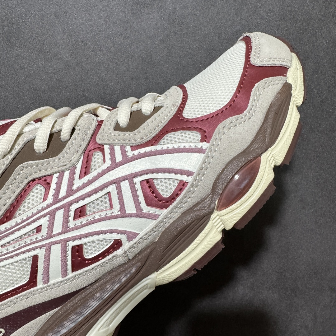 图片[7]-【公司级】Asics Gel-NYC复古单品 2026年新款 亚瑟士ASICSTIGER 新款休闲鞋 厚底街头运动休闲鞋，ASICS亚瑟士推出全新GEL-NYC，彰显纽约都市活力。这次的新系列融入了多个版本GEL的经典设计风格，广受好评。其设计灵感来源于GEL-NIMBUS 3,GEL-MC PLUS V 和 GEL-CUMULUS 16 这些往日经典鞋款。GEL-NYC使用GEL-CUMULUS 16鞋款的鞋楦设计,展现了独特的现代化美学。鞋底采用了轻质发泡材料,并在后跟和前掌处采用了ASICS亚瑟士核心科技——GEL缓震胶,赋予鞋款强大的缓冲性能,提供了更柔软舒适的穿着体验。而在原有设计的启发之上,此次鞋款采用更贴合当今潮流趋势的材料和创新技术,展现出纽约充满活力的都市精神。 货号：1203A788-100 尺码：36-45-选品中心