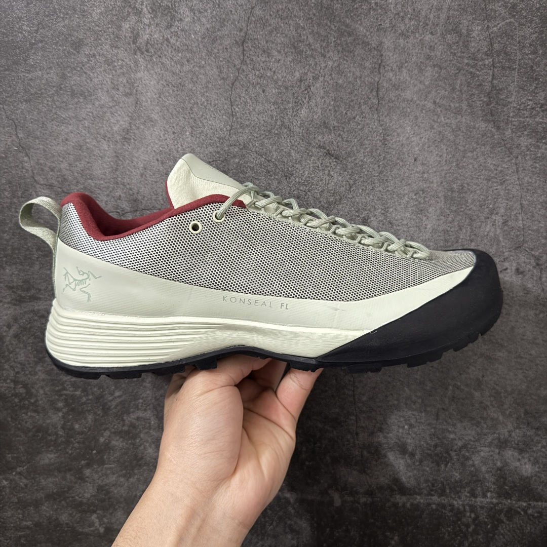 【正确版】Arcteryx始祖鸟 Konseal FL 运动舒适 防滑耐磨 低帮 户外功能鞋 独家原底面配置 全套原厂生产指令 内外盒标包装纸鞋带配件均同步公司 采用不开胶工艺 半个月内开胶直接换新 采用纯原材料 多处细节 9道工艺 跟Zp一致 防水防滑效果做到1/采用不开胶工艺 进口胶水 无异味细节没得说欢迎对比市面上的任何版本 尺码： 39 40 41 42 43 44 45-选品中心