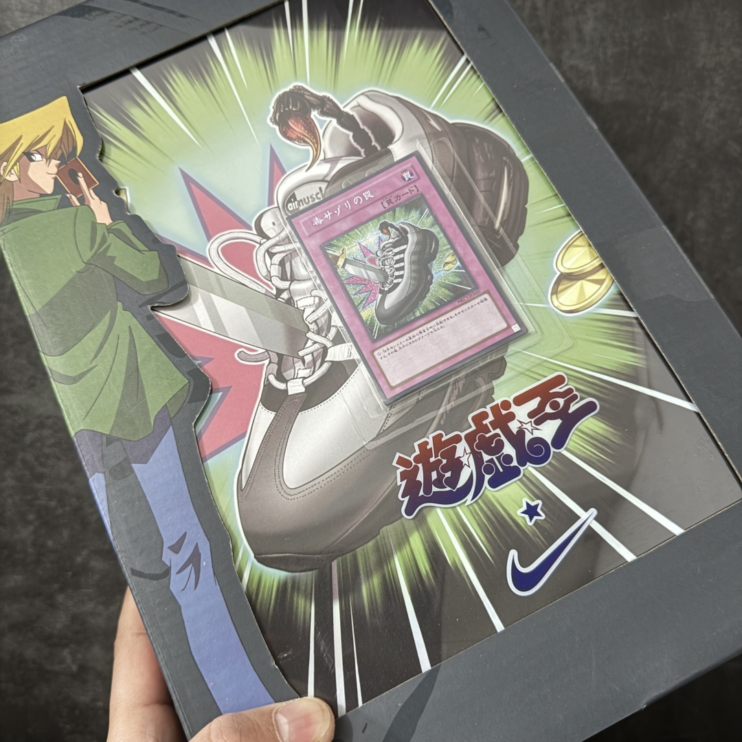 图片[9]-【KZ纯原】重磅突袭！超人气顶流外贸单品🔥纯原版 Yu-Gi-Oh x NK Air Muscle 95 游戏王联名联名款低帮休闲运动鞋 II7404-100 出货 重金购入两双原鞋 独家私模开发打造 原版定制1：1鞋盒、包装纸等辅料 独家正品同源定制变色卡片 平台外贸充Z 高端零售专供品质 尺码：40 40.5 41 42 42.5 43 44 44.5 45 46 47.5-选品中心