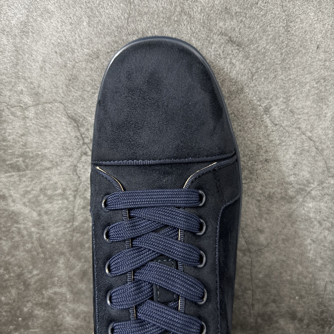 图片[5]-【莞产版本】法国品牌Christian Louboutin CL（路铂廷） 红底鞋 男鞋低帮红底鞋水钻系带运动休闲板鞋 高品质做工 细节完美 面料多材料拼接 镶嵌水钻不易掉钻 水钻装饰点缀 舒适圆头设计不挤脚 手工缝制线牢固不掉底 系带设计 内里二层猪皮 脚感舒适有质感 TPU鞋底 底厚约2.5cm 尺码：40-45-选品中心