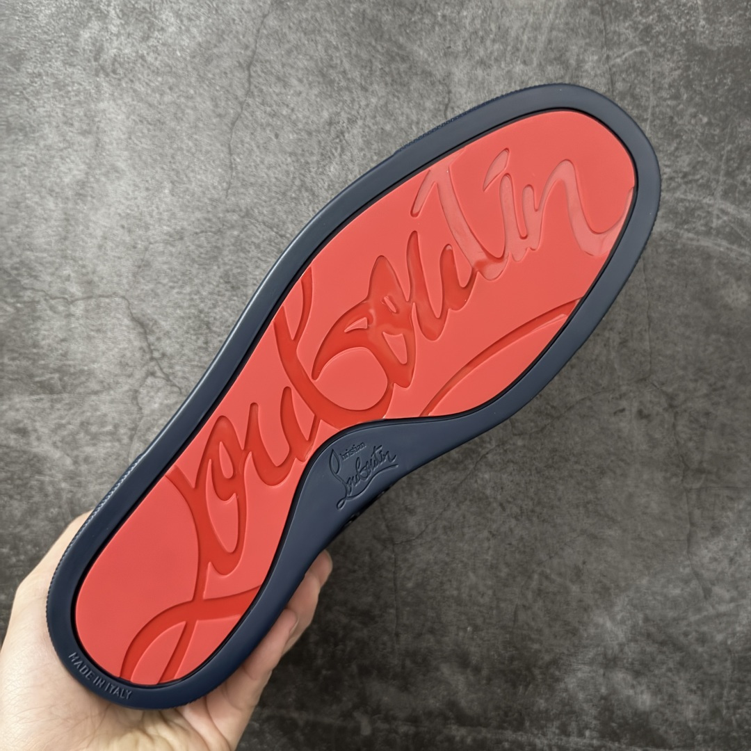 图片[9]-【莞产版本】法国品牌Christian Louboutin CL（路铂廷） 红底鞋 男鞋低帮红底鞋水钻系带运动休闲板鞋 高品质做工 细节完美 面料多材料拼接 镶嵌水钻不易掉钻 水钻装饰点缀 舒适圆头设计不挤脚 手工缝制线牢固不掉底 系带设计 内里二层猪皮 脚感舒适有质感 TPU鞋底 底厚约2.5cm 尺码：40-45-选品中心