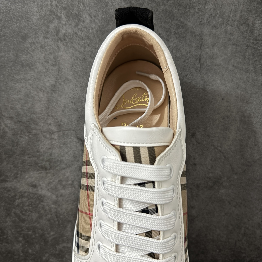 图片[8]-【莞产版本】法国品牌Christian Louboutin CL（路铂廷） 红底鞋 男鞋低帮红底鞋水钻系带运动休闲板鞋 高品质做工 细节完美 面料多材料拼接 镶嵌水钻不易掉钻 水钻装饰点缀 舒适圆头设计不挤脚 手工缝制线牢固不掉底 系带设计 内里二层猪皮 脚感舒适有质感 TPU鞋底 底厚约2.5cm 尺码：40-45-选品中心