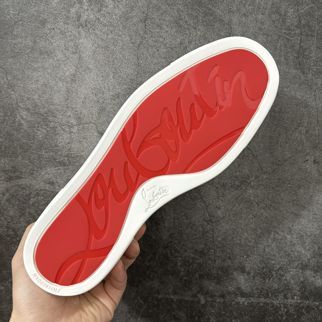 图片[9]-【莞产版本】法国品牌Christian Louboutin CL（路铂廷） 红底鞋 男鞋低帮红底鞋水钻系带运动休闲板鞋 高品质做工 细节完美 面料多材料拼接 镶嵌水钻不易掉钻 水钻装饰点缀 舒适圆头设计不挤脚 手工缝制线牢固不掉底 系带设计 内里二层猪皮 脚感舒适有质感 TPU鞋底 底厚约2.5cm 尺码：40-45-选品中心