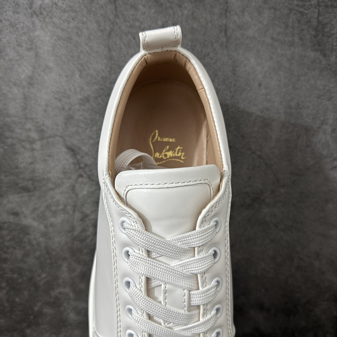 图片[8]-【莞产版本】法国品牌Christian Louboutin CL（路铂廷） 红底鞋 男鞋低帮红底鞋水钻系带运动休闲板鞋 高品质做工 细节完美 面料多材料拼接 镶嵌水钻不易掉钻 水钻装饰点缀 舒适圆头设计不挤脚 手工缝制线牢固不掉底 系带设计 内里二层猪皮 脚感舒适有质感 TPU鞋底 底厚约2.5cm 尺码：40-45-选品中心