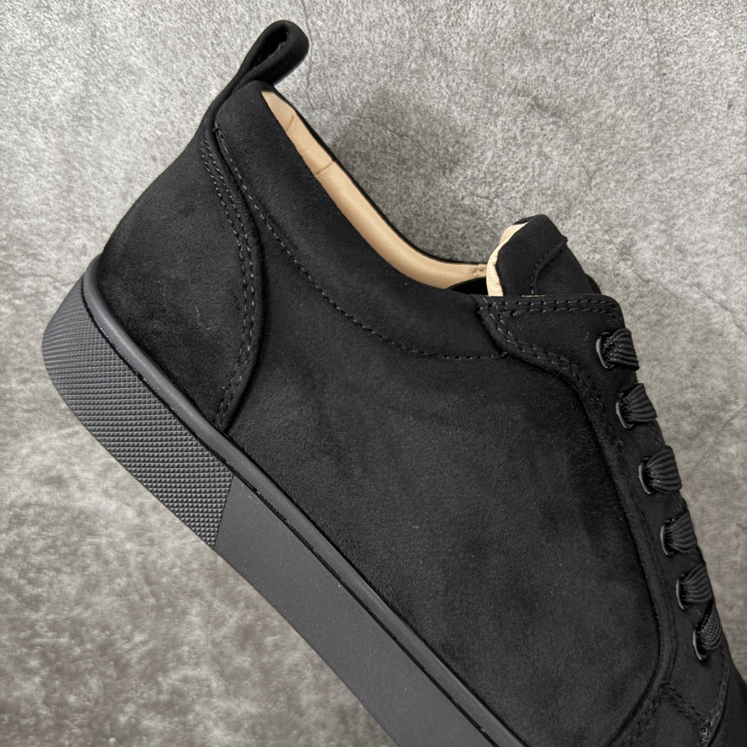 图片[7]-【莞产版本】法国品牌Christian Louboutin CL（路铂廷） 红底鞋 男鞋低帮红底鞋水钻系带运动休闲板鞋 高品质做工 细节完美 面料多材料拼接 镶嵌水钻不易掉钻 水钻装饰点缀 舒适圆头设计不挤脚 手工缝制线牢固不掉底 系带设计 内里二层猪皮 脚感舒适有质感 TPU鞋底 底厚约2.5cm 尺码：40-45-选品中心