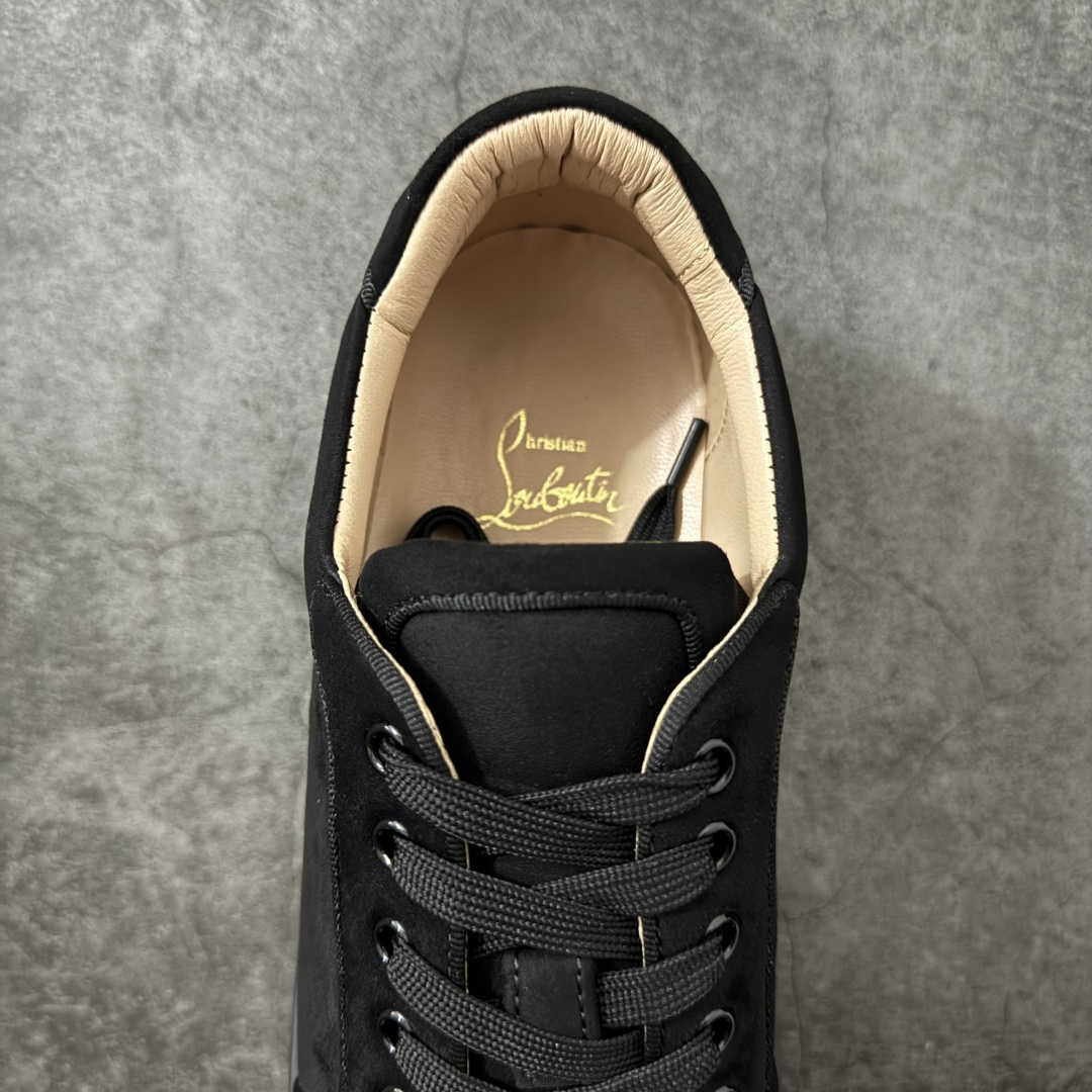 图片[8]-【莞产版本】法国品牌Christian Louboutin CL（路铂廷） 红底鞋 男鞋低帮红底鞋水钻系带运动休闲板鞋 高品质做工 细节完美 面料多材料拼接 镶嵌水钻不易掉钻 水钻装饰点缀 舒适圆头设计不挤脚 手工缝制线牢固不掉底 系带设计 内里二层猪皮 脚感舒适有质感 TPU鞋底 底厚约2.5cm 尺码：40-45-选品中心