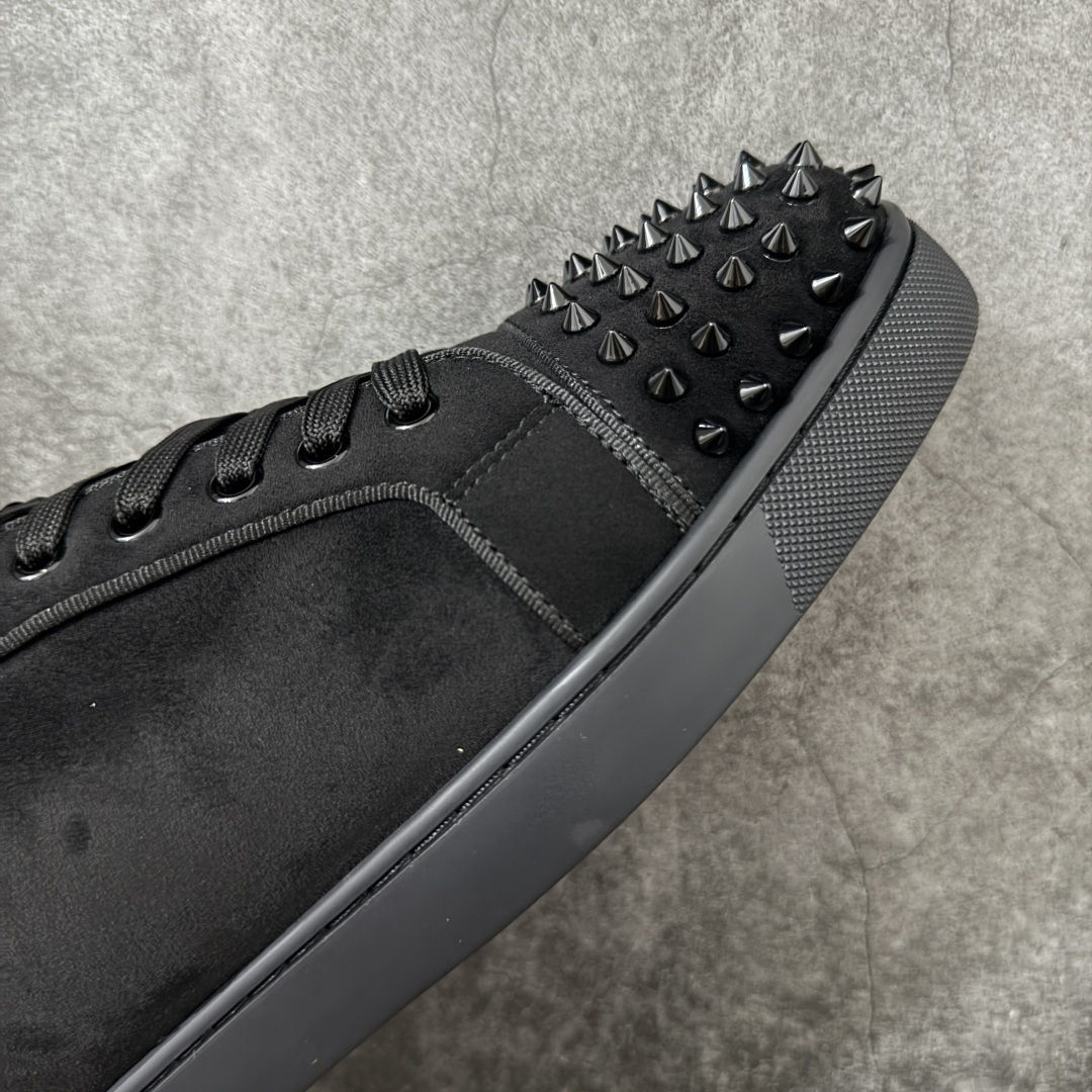 图片[6]-【莞产版本】法国品牌Christian Louboutin CL（路铂廷） 红底鞋 男鞋低帮红底鞋水钻系带运动休闲板鞋 高品质做工 细节完美 面料多材料拼接 镶嵌水钻不易掉钻 水钻装饰点缀 舒适圆头设计不挤脚 手工缝制线牢固不掉底 系带设计 内里二层猪皮 脚感舒适有质感 TPU鞋底 底厚约2.5cm 尺码：40-45-选品中心