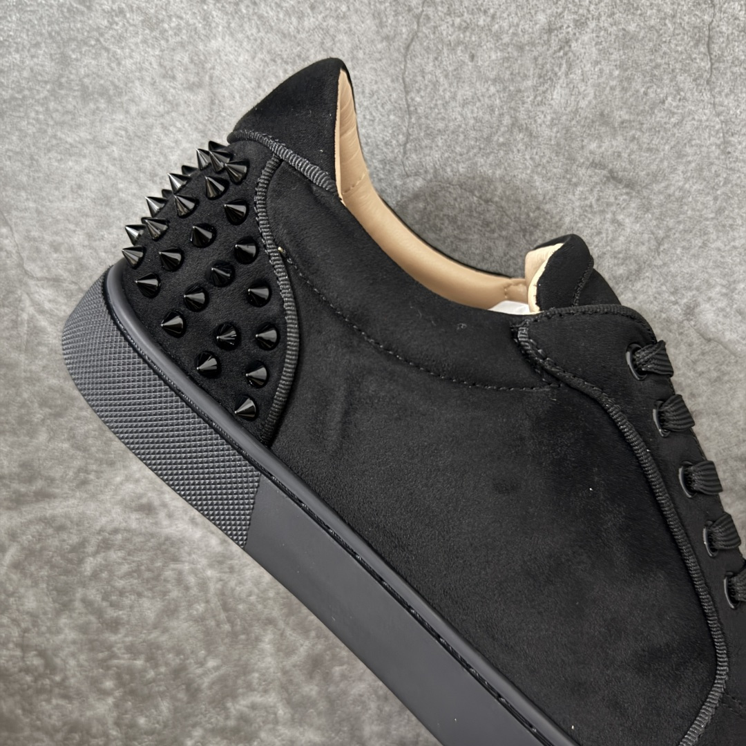 图片[7]-【莞产版本】法国品牌Christian Louboutin CL（路铂廷） 红底鞋 男鞋低帮红底鞋水钻系带运动休闲板鞋 高品质做工 细节完美 面料多材料拼接 镶嵌水钻不易掉钻 水钻装饰点缀 舒适圆头设计不挤脚 手工缝制线牢固不掉底 系带设计 内里二层猪皮 脚感舒适有质感 TPU鞋底 底厚约2.5cm 尺码：40-45-选品中心