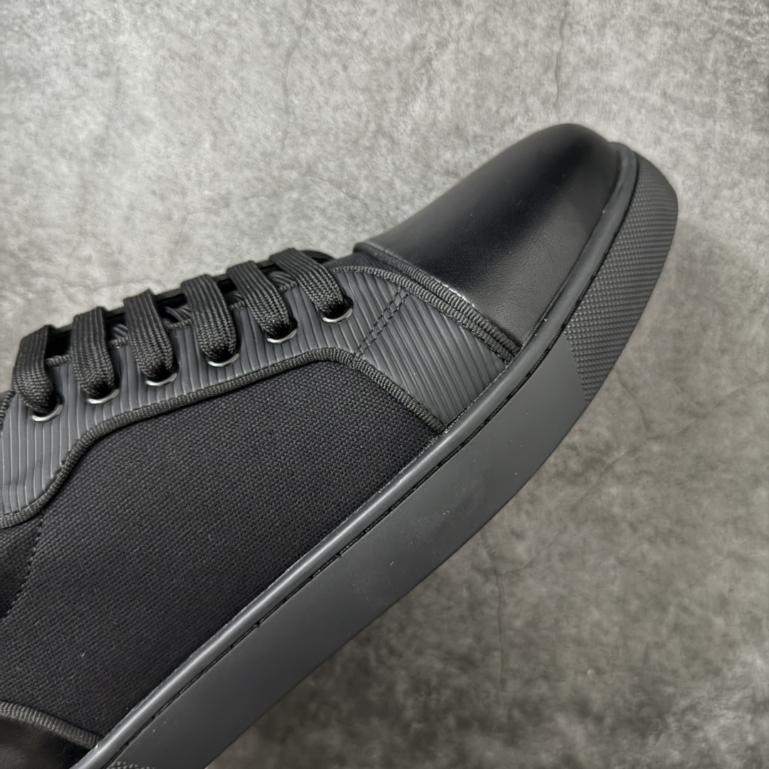 图片[6]-【莞产版本】法国品牌Christian Louboutin CL（路铂廷） 红底鞋 男鞋低帮红底鞋水钻系带运动休闲板鞋 高品质做工 细节完美 面料多材料拼接 镶嵌水钻不易掉钻 水钻装饰点缀 舒适圆头设计不挤脚 手工缝制线牢固不掉底 系带设计 内里二层猪皮 脚感舒适有质感 TPU鞋底 底厚约2.5cm 尺码：40-45-选品中心