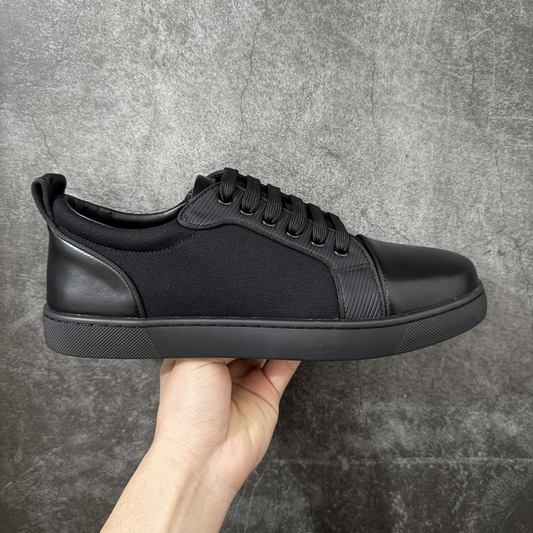 【莞产版本】法国品牌Christian Louboutin CL（路铂廷） 红底鞋 男鞋低帮红底鞋水钻系带运动休闲板鞋 高品质做工 细节完美 面料多材料拼接 镶嵌水钻不易掉钻 水钻装饰点缀 舒适圆头设计不挤脚 手工缝制线牢固不掉底 系带设计 内里二层猪皮 脚感舒适有质感 TPU鞋底 底厚约2.5cm 尺码：40-45-选品中心