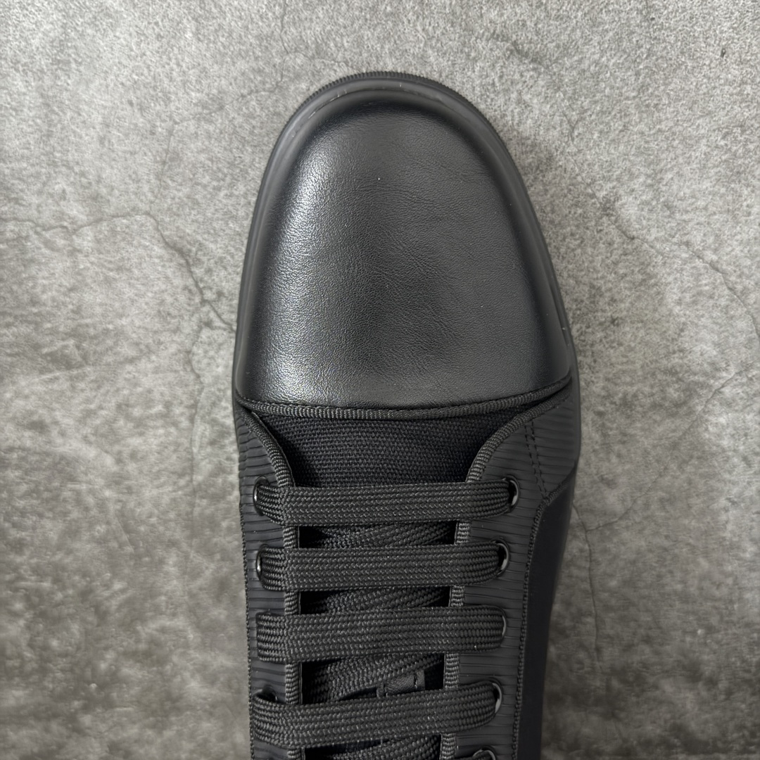 图片[5]-【莞产版本】法国品牌Christian Louboutin CL（路铂廷） 红底鞋 男鞋低帮红底鞋水钻系带运动休闲板鞋 高品质做工 细节完美 面料多材料拼接 镶嵌水钻不易掉钻 水钻装饰点缀 舒适圆头设计不挤脚 手工缝制线牢固不掉底 系带设计 内里二层猪皮 脚感舒适有质感 TPU鞋底 底厚约2.5cm 尺码：40-45-选品中心