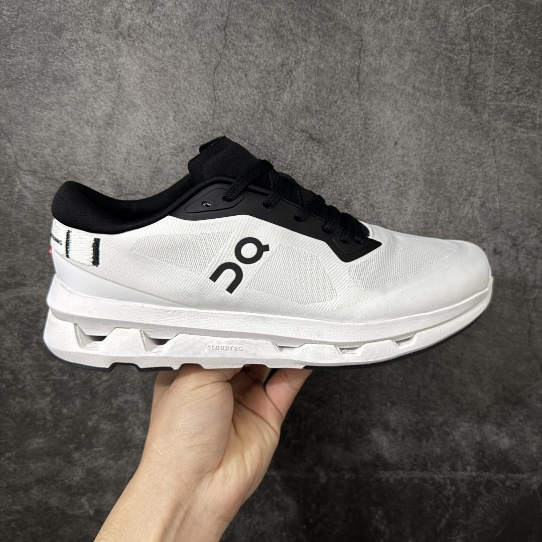 【PZ纯原】On昂跑 Cloudzone跑鞋 市场最优版本 区别市场通货 配件齐全 塑料膜包装 带手提袋 鞋底搭载了on的核心科技缓震技术CloudTec 绝对会是一双冷门联名好鞋，简约不失质感，细节满满却又很低调，不喜欢撞款的朋友赶紧入手！😍 尺码：36-45带半码-选品中心