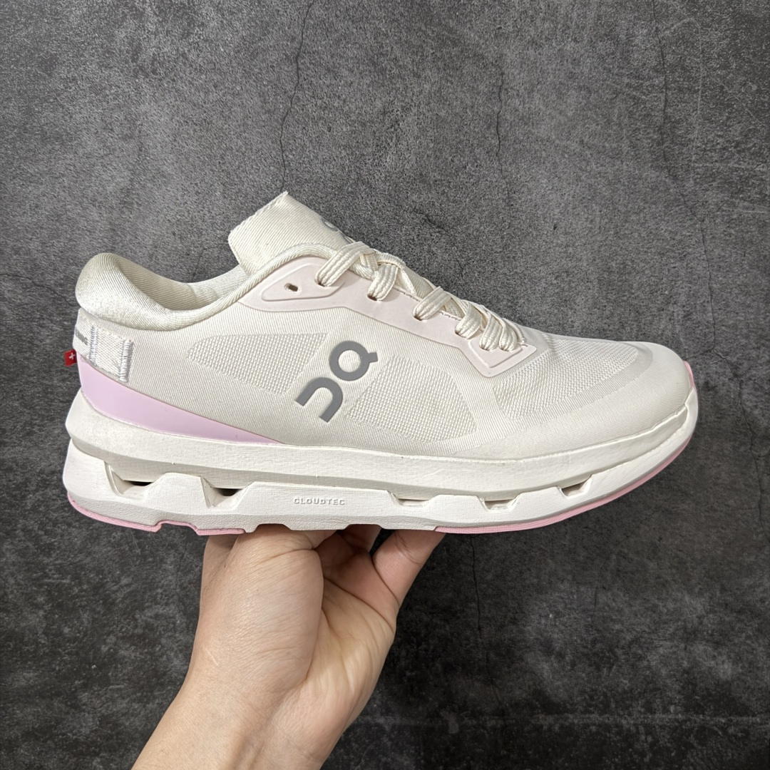 【PZ纯原】On昂跑 Cloudzone跑鞋 市场最优版本 区别市场通货 配件齐全 塑料膜包装 带手提袋 鞋底搭载了on的核心科技缓震技术CloudTec 绝对会是一双冷门联名好鞋，简约不失质感，细节满满却又很低调，不喜欢撞款的朋友赶紧入手！😍 尺码：36-45带半码-选品中心