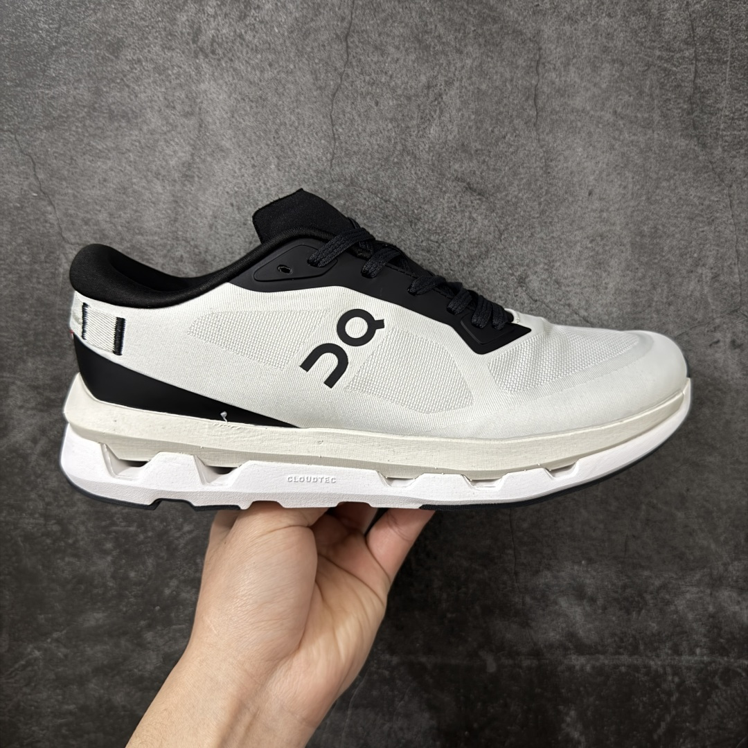 【PZ纯原】On昂跑 Cloudzone跑鞋 市场最优版本 区别市场通货 配件齐全 塑料膜包装 带手提袋 鞋底搭载了on的核心科技缓震技术CloudTec 绝对会是一双冷门联名好鞋，简约不失质感，细节满满却又很低调，不喜欢撞款的朋友赶紧入手！😍 尺码：36-45带半码-选品中心