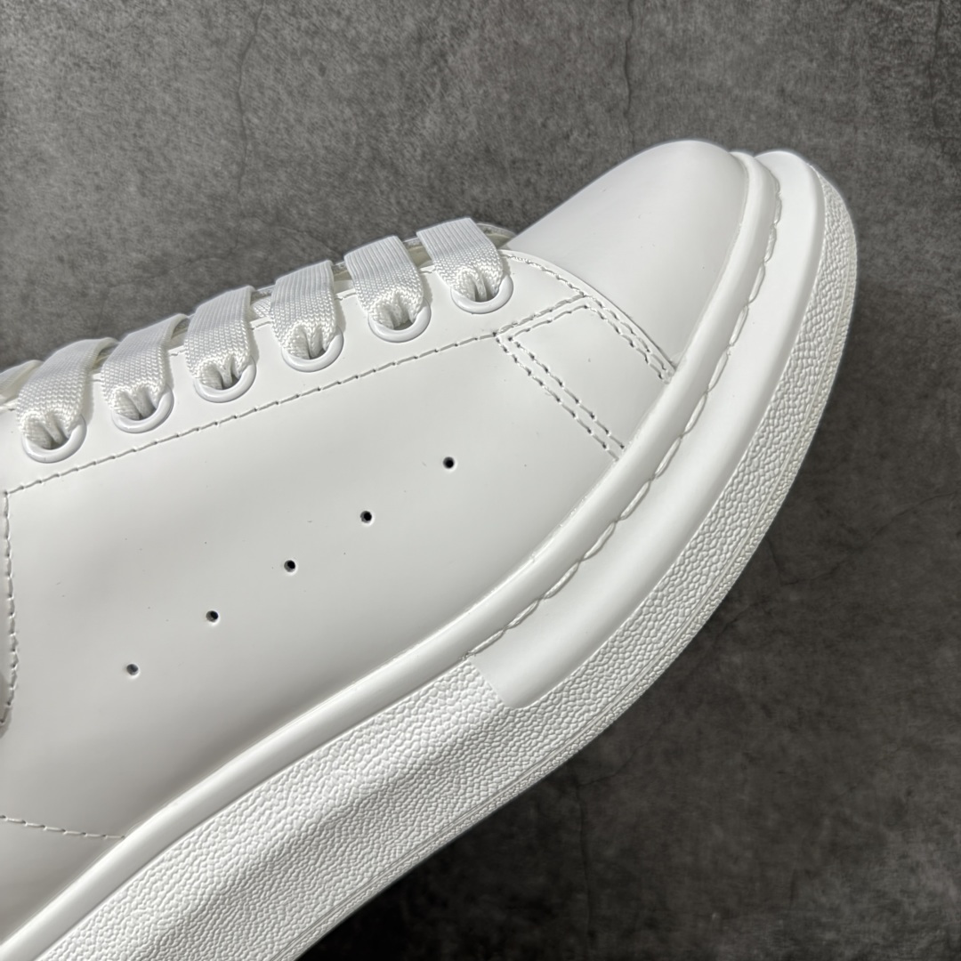 图片[6]-【HT纯原礼盒版】Alexander McQueen/亚历山大麦昆松糕鞋厚底增高小白鞋 炫彩波浪纹尾 全市场配色最齐(100+配色) 性价比最高 同价位品质无敌 进口丝绸亚光原版正品 水染羊皮内里 羊皮垫脚 回弹度到位 耐磨又舒适 鞋底厚4.5cm 全套原版包装 配件齐全 官方一致 凹凸定制正品原盒包装 右脚鞋舌嵌入防伪芯片装置 外盒鞋标官方二维码扫码+防伪芯片 尺码：35-45-选品中心