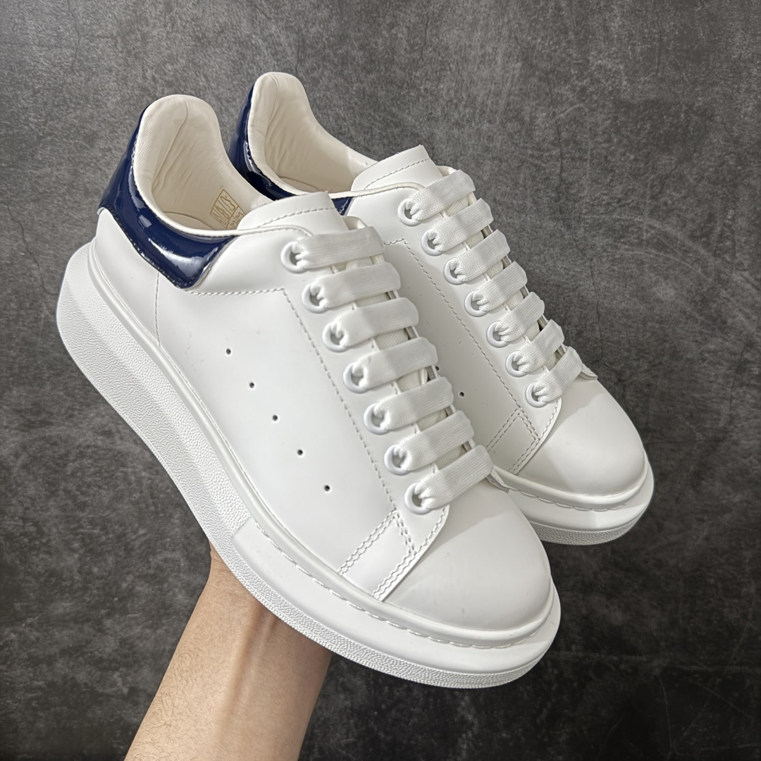 图片[7]-【HT纯原礼盒版】Alexander McQueen/亚历山大麦昆松糕鞋厚底增高小白鞋 全市场配色最齐(100+配色) 性价比最高 同价位品质无敌 进口丝绸亚光原版正品 水染羊皮内里 羊皮垫脚 回弹度到位 耐磨又舒适 鞋底厚4.5cm 全套原版包装 配件齐全 官方一致 凹凸定制正品原盒包装 右脚鞋舌嵌入防伪芯片装置 外盒鞋标官方二维码扫码+防伪芯片 尺码：35-45-选品中心