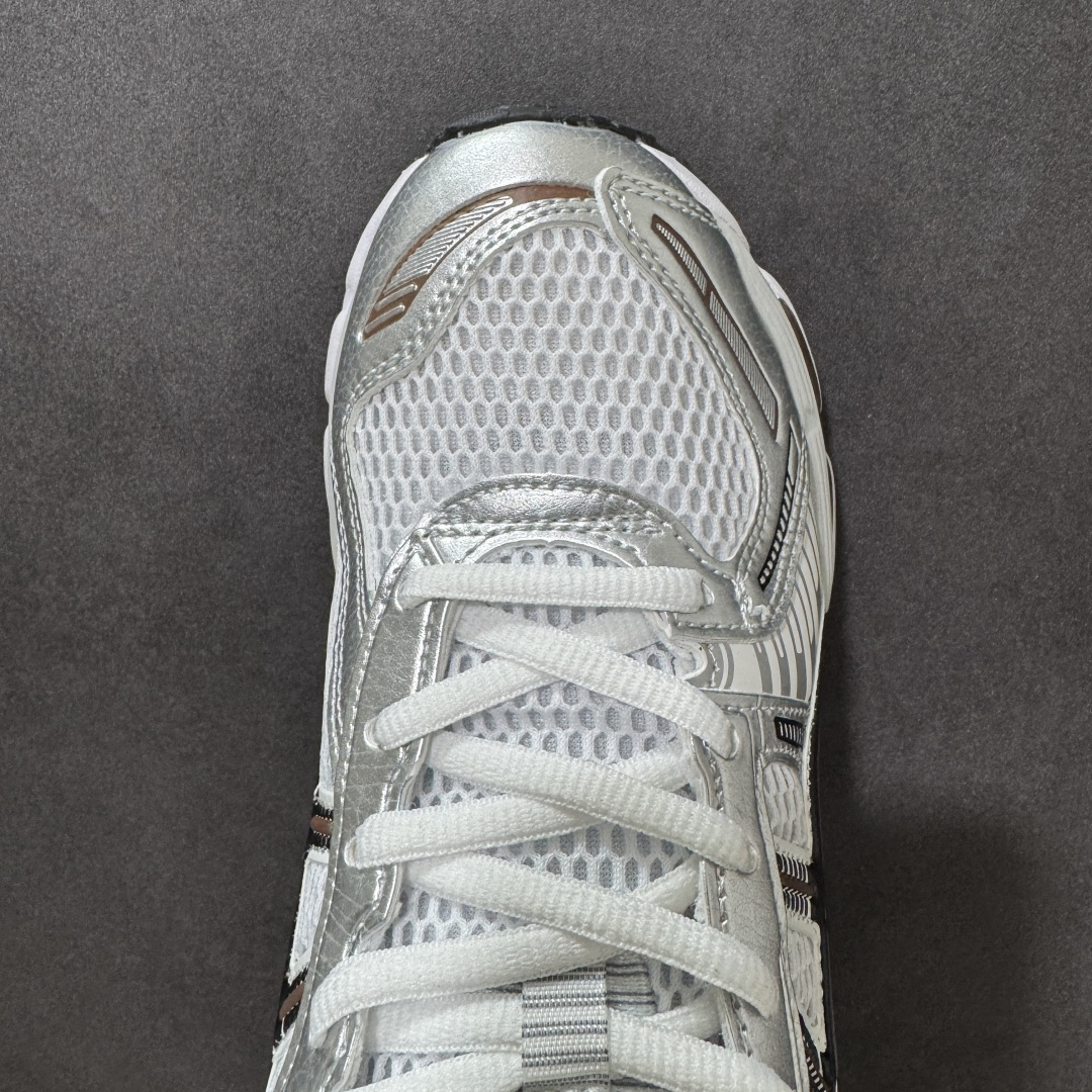 图片[5]-【公司级】AsicsGel-Kayano 12.1 亚瑟士运动休闲透气专业跑鞋 提供出众的稳定性与缓冲 此种置于中底内部的自适应发泡材料 可在每一次冲击后帮助足弓重新定位 强化迈步时的支撑性中底处的另一项升级为FFBLASTTM PLUSECO缓冲科技 此种材料含有约24%的生物基成分 可在每一步中创造绵柔的触地脚感PureGELM科技位干鞋跟底部 柔软度比标准GELM科技高65% 为长跑训练者带来令人惊奇的运动顺畅感 货号： 1203A869-021 尺码： 36 36.5 37.5 38 38.5 39 40 40.5 41.5 42 42.5 43.5 44 45 46 47-选品中心