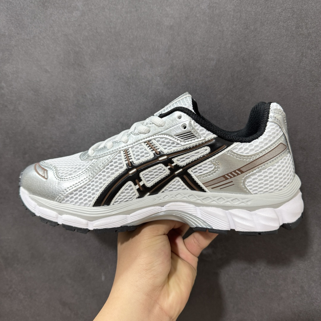 图片[2]-【公司级】AsicsGel-Kayano 12.1 亚瑟士运动休闲透气专业跑鞋 提供出众的稳定性与缓冲 此种置于中底内部的自适应发泡材料 可在每一次冲击后帮助足弓重新定位 强化迈步时的支撑性中底处的另一项升级为FFBLASTTM PLUSECO缓冲科技 此种材料含有约24%的生物基成分 可在每一步中创造绵柔的触地脚感PureGELM科技位干鞋跟底部 柔软度比标准GELM科技高65% 为长跑训练者带来令人惊奇的运动顺畅感 货号： 1203A869-021 尺码： 36 36.5 37.5 38 38.5 39 40 40.5 41.5 42 42.5 43.5 44 45 46 47-选品中心