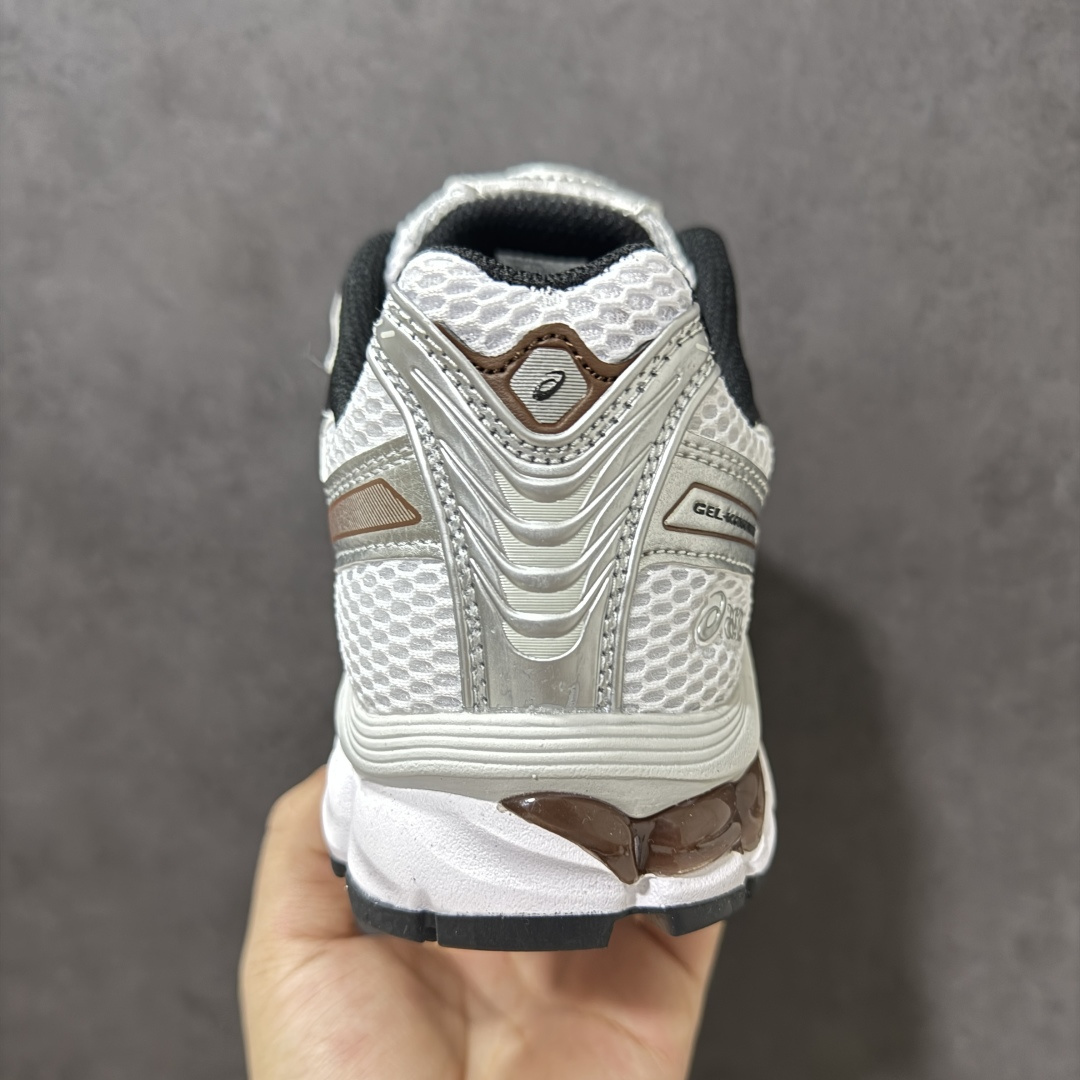 图片[4]-【公司级】AsicsGel-Kayano 12.1 亚瑟士运动休闲透气专业跑鞋 提供出众的稳定性与缓冲 此种置于中底内部的自适应发泡材料 可在每一次冲击后帮助足弓重新定位 强化迈步时的支撑性中底处的另一项升级为FFBLASTTM PLUSECO缓冲科技 此种材料含有约24%的生物基成分 可在每一步中创造绵柔的触地脚感PureGELM科技位干鞋跟底部 柔软度比标准GELM科技高65% 为长跑训练者带来令人惊奇的运动顺畅感 货号： 1203A869-021 尺码： 36 36.5 37.5 38 38.5 39 40 40.5 41.5 42 42.5 43.5 44 45 46 47-选品中心