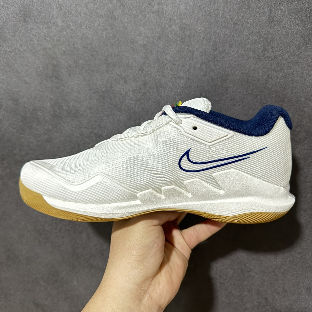 图片[2]-【公司级】Nike Zoom Vapor Pro HC简约时尚百搭经典 减震 低帮 网球鞋 颜值与实用性兼具 轻质网眼鞋面，透气又轻盈 Air Zoom 缓震配置超给力，击球冲击能有效吸收，缓震回弹超舒适，启动反馈也很赞。 鞋身流线型设计，减少空气阻力，灵活性拉满 鞋底橡胶耐磨，硬地抓地力强，多方向人字纹，急停、变向都稳 中足锁定稳，侧向支撑靠谱，鞋楦贴合度适中，打球时脚在鞋里不乱晃，能专注赢球 简约设计适配多种风格，运动与日常场景无缝切换 轻量化与透气性 网面材质减轻重量，长时间穿着舒适 尺码：36-45-选品中心