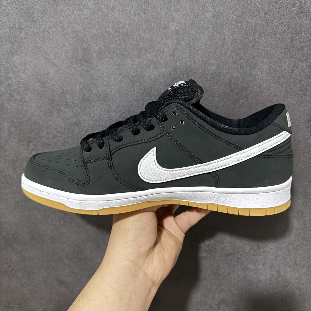 图片[2]-【YC纯原】NK SB Dunk Low Pro 黑白生胶 CD2563-006 实力大厂出品 新配色陆续开发 全套原纸板楦头开发 确保原汁原味 完美呈现DUNK版型 一比一鞋头弧度高度鞋身弧度 此版本只针对中端市场 皮料材质有所更替 其他数据细节工艺流程均保持一致 绝不口嗨 细节品控鞋型随意对比 独家私模官方第六代原厂航空铝磨具打磨大底 鞋头坡度极致还原 无解鞋型 原盒原配 圈内天花板工艺 原厂玻璃冲刀 超高清洁度 全鞋零毛边皮料切割 原厂中底布点胶 中底布拉帮走线遵循公司 尺码： 40 40.5 41 42 42.5 43 44 44.5 45 46-选品中心