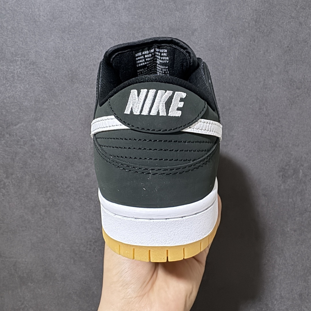 图片[3]-【YC纯原】NK SB Dunk Low Pro 黑白生胶 CD2563-006 实力大厂出品 新配色陆续开发 全套原纸板楦头开发 确保原汁原味 完美呈现DUNK版型 一比一鞋头弧度高度鞋身弧度 此版本只针对中端市场 皮料材质有所更替 其他数据细节工艺流程均保持一致 绝不口嗨 细节品控鞋型随意对比 独家私模官方第六代原厂航空铝磨具打磨大底 鞋头坡度极致还原 无解鞋型 原盒原配 圈内天花板工艺 原厂玻璃冲刀 超高清洁度 全鞋零毛边皮料切割 原厂中底布点胶 中底布拉帮走线遵循公司 尺码： 40 40.5 41 42 42.5 43 44 44.5 45 46-选品中心