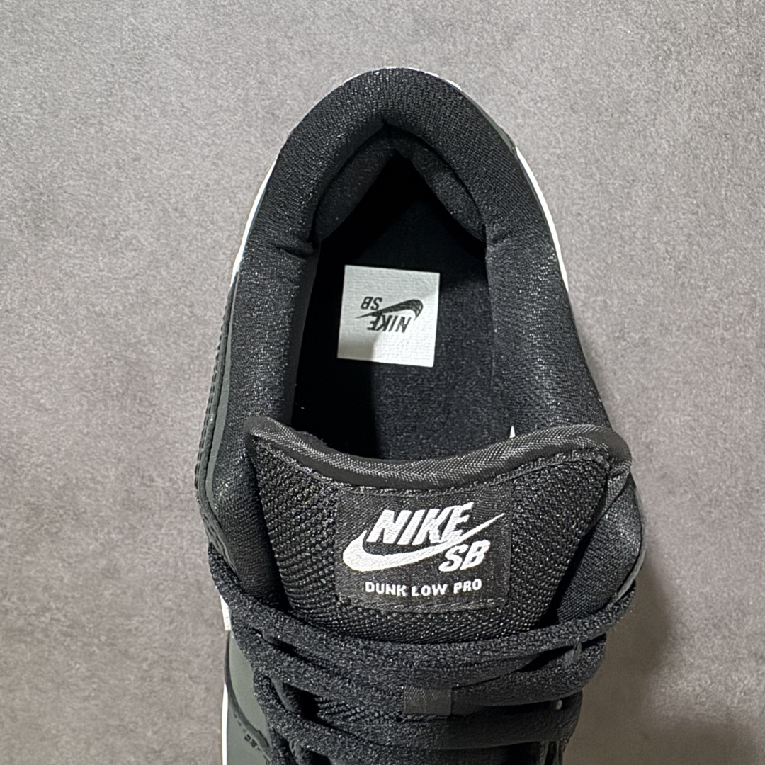 图片[5]-【YC纯原】NK SB Dunk Low Pro 黑白生胶 CD2563-006 实力大厂出品 新配色陆续开发 全套原纸板楦头开发 确保原汁原味 完美呈现DUNK版型 一比一鞋头弧度高度鞋身弧度 此版本只针对中端市场 皮料材质有所更替 其他数据细节工艺流程均保持一致 绝不口嗨 细节品控鞋型随意对比 独家私模官方第六代原厂航空铝磨具打磨大底 鞋头坡度极致还原 无解鞋型 原盒原配 圈内天花板工艺 原厂玻璃冲刀 超高清洁度 全鞋零毛边皮料切割 原厂中底布点胶 中底布拉帮走线遵循公司 尺码： 40 40.5 41 42 42.5 43 44 44.5 45 46-选品中心