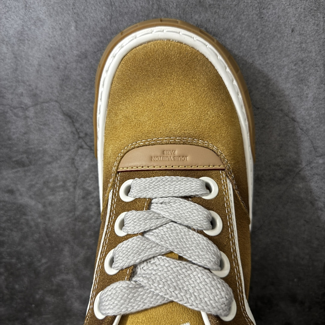 图片[5]-【专柜版/海淘代购】 LV 路易威登LOUIS VUITTON Tilted Low Sneakers 倾斜系列低帮复古休闲运动文化百搭板鞋 2026早春款板鞋 饼干鞋 市场最顶天花板 礼盒包装 正确细节 原鞋原材料1：1打造 完美版型做工 欢迎对比市场任何品质的货品 广东原产 升级原楦型开发纸版 包装说明书防尘布袋物件(附送官方快递加固牛皮纸外盒!!)#采用Monogram 丹宁布鞋面材质#鞋垫嵌入软脚感EVA物料#后跟耐弯折滴塑支撑片#全新开发TPR光泽组合隔色鞋底❗ 尺码：39 40 41 42 43 44 45-选品中心