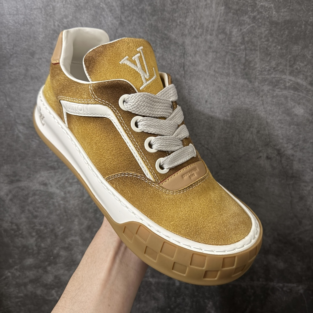 图片[3]-【专柜版/海淘代购】 LV 路易威登LOUIS VUITTON Tilted Low Sneakers 倾斜系列低帮复古休闲运动文化百搭板鞋 2026早春款板鞋 饼干鞋 市场最顶天花板 礼盒包装 正确细节 原鞋原材料1：1打造 完美版型做工 欢迎对比市场任何品质的货品 广东原产 升级原楦型开发纸版 包装说明书防尘布袋物件(附送官方快递加固牛皮纸外盒!!)#采用Monogram 丹宁布鞋面材质#鞋垫嵌入软脚感EVA物料#后跟耐弯折滴塑支撑片#全新开发TPR光泽组合隔色鞋底❗ 尺码：39 40 41 42 43 44 45-选品中心