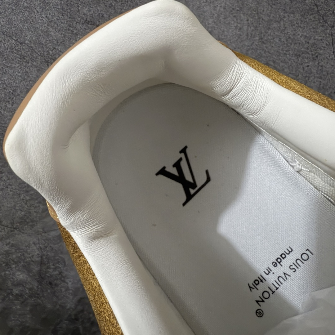 图片[9]-【专柜版/海淘代购】 LV 路易威登LOUIS VUITTON Tilted Low Sneakers 倾斜系列低帮复古休闲运动文化百搭板鞋 2026早春款板鞋 饼干鞋 市场最顶天花板 礼盒包装 正确细节 原鞋原材料1：1打造 完美版型做工 欢迎对比市场任何品质的货品 广东原产 升级原楦型开发纸版 包装说明书防尘布袋物件(附送官方快递加固牛皮纸外盒!!)#采用Monogram 丹宁布鞋面材质#鞋垫嵌入软脚感EVA物料#后跟耐弯折滴塑支撑片#全新开发TPR光泽组合隔色鞋底❗ 尺码：39 40 41 42 43 44 45-选品中心