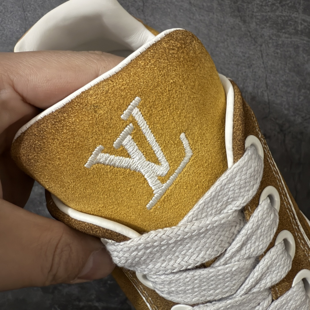 图片[7]-【专柜版/海淘代购】 LV 路易威登LOUIS VUITTON Tilted Low Sneakers 倾斜系列低帮复古休闲运动文化百搭板鞋 2026早春款板鞋 饼干鞋 市场最顶天花板 礼盒包装 正确细节 原鞋原材料1：1打造 完美版型做工 欢迎对比市场任何品质的货品 广东原产 升级原楦型开发纸版 包装说明书防尘布袋物件(附送官方快递加固牛皮纸外盒!!)#采用Monogram 丹宁布鞋面材质#鞋垫嵌入软脚感EVA物料#后跟耐弯折滴塑支撑片#全新开发TPR光泽组合隔色鞋底❗ 尺码：39 40 41 42 43 44 45-选品中心