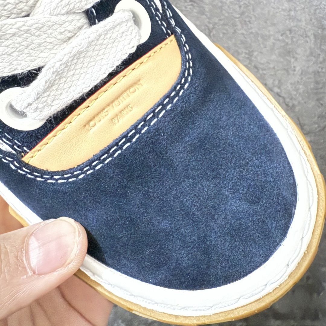 图片[6]-【专柜版/海淘代购】 LV 路易威登LOUIS VUITTON Tilted Low Sneakers 倾斜系列低帮复古休闲运动文化百搭板鞋 2026早春款板鞋 饼干鞋 市场最顶天花板 礼盒包装 正确细节 原鞋原材料1：1打造 完美版型做工 欢迎对比市场任何品质的货品 广东原产 升级原楦型开发纸版 包装说明书防尘布袋物件(附送官方快递加固牛皮纸外盒!!)#采用Monogram 丹宁布鞋面材质#鞋垫嵌入软脚感EVA物料#后跟耐弯折滴塑支撑片#全新开发TPR光泽组合隔色鞋底❗ 尺码：39 40 41 42 43 44 45 46-选品中心