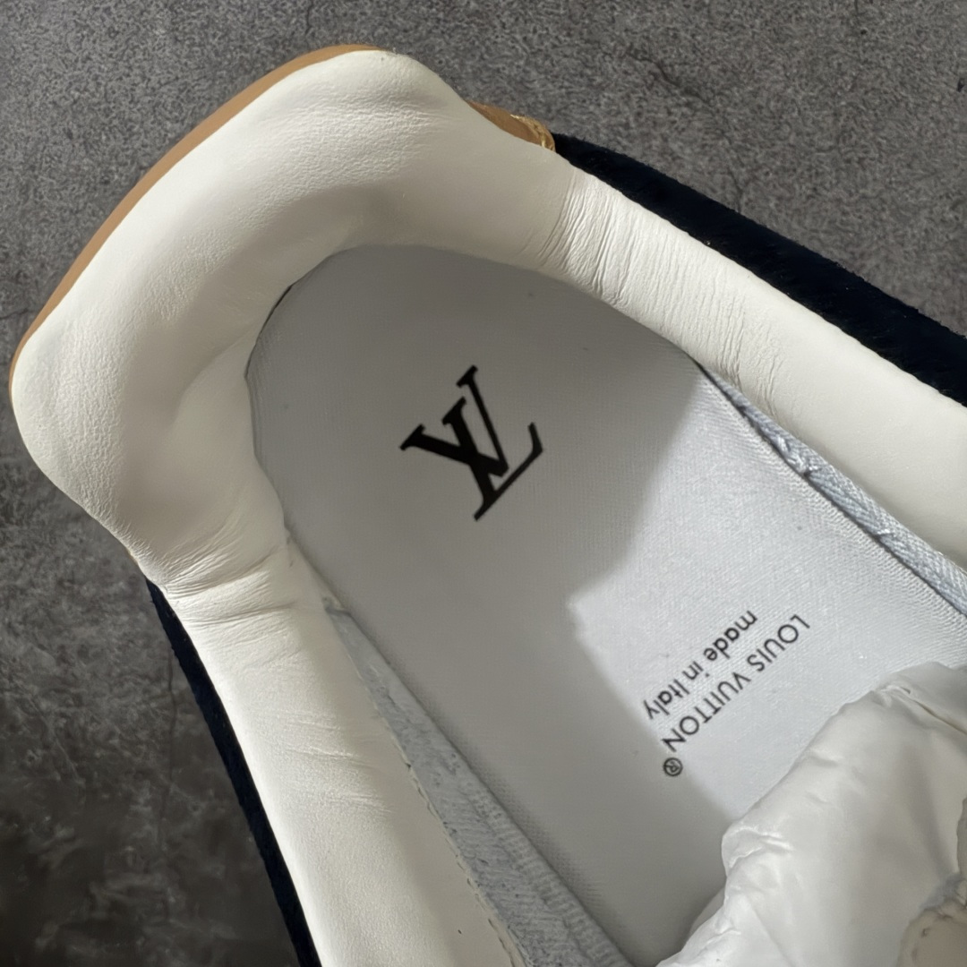 图片[9]-【专柜版/海淘代购】 LV 路易威登LOUIS VUITTON Tilted Low Sneakers 倾斜系列低帮复古休闲运动文化百搭板鞋 2026早春款板鞋 饼干鞋 市场最顶天花板 礼盒包装 正确细节 原鞋原材料1：1打造 完美版型做工 欢迎对比市场任何品质的货品 广东原产 升级原楦型开发纸版 包装说明书防尘布袋物件(附送官方快递加固牛皮纸外盒!!)#采用Monogram 丹宁布鞋面材质#鞋垫嵌入软脚感EVA物料#后跟耐弯折滴塑支撑片#全新开发TPR光泽组合隔色鞋底❗ 尺码：39 40 41 42 43 44 45 46-选品中心