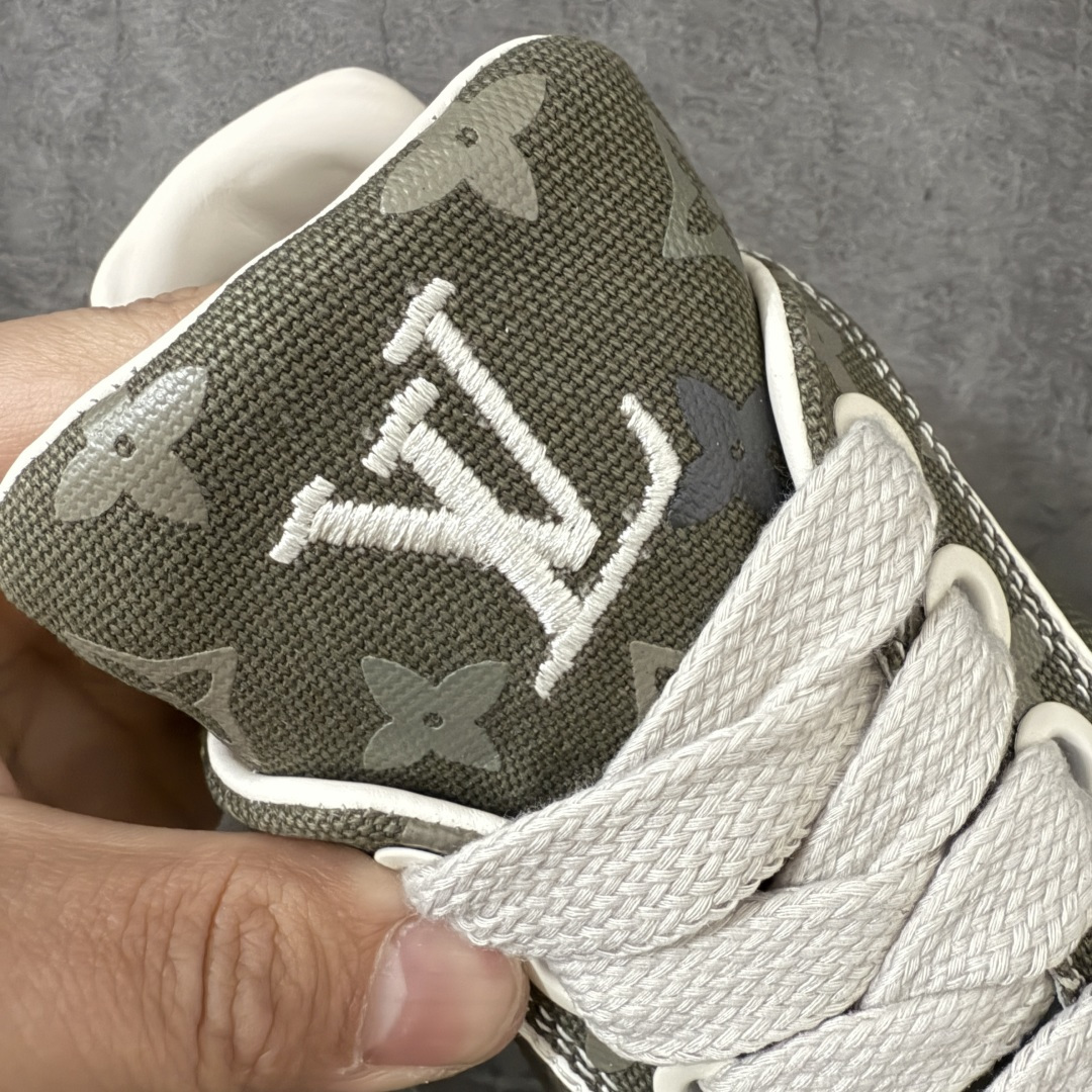 图片[7]-【专柜版/海淘代购】 LV 路易威登LOUIS VUITTON Tilted Low Sneakers 倾斜系列低帮复古休闲运动文化百搭板鞋 2026早春款板鞋 饼干鞋 市场最顶天花板 礼盒包装 正确细节 原鞋原材料1：1打造 完美版型做工 欢迎对比市场任何品质的货品 广东原产 升级原楦型开发纸版 包装说明书防尘布袋物件(附送官方快递加固牛皮纸外盒!!)#采用Monogram 丹宁布鞋面材质#鞋垫嵌入软脚感EVA物料#后跟耐弯折滴塑支撑片#全新开发TPR光泽组合隔色鞋底❗ 尺码：39 40 41 42 43 44 45 46-选品中心