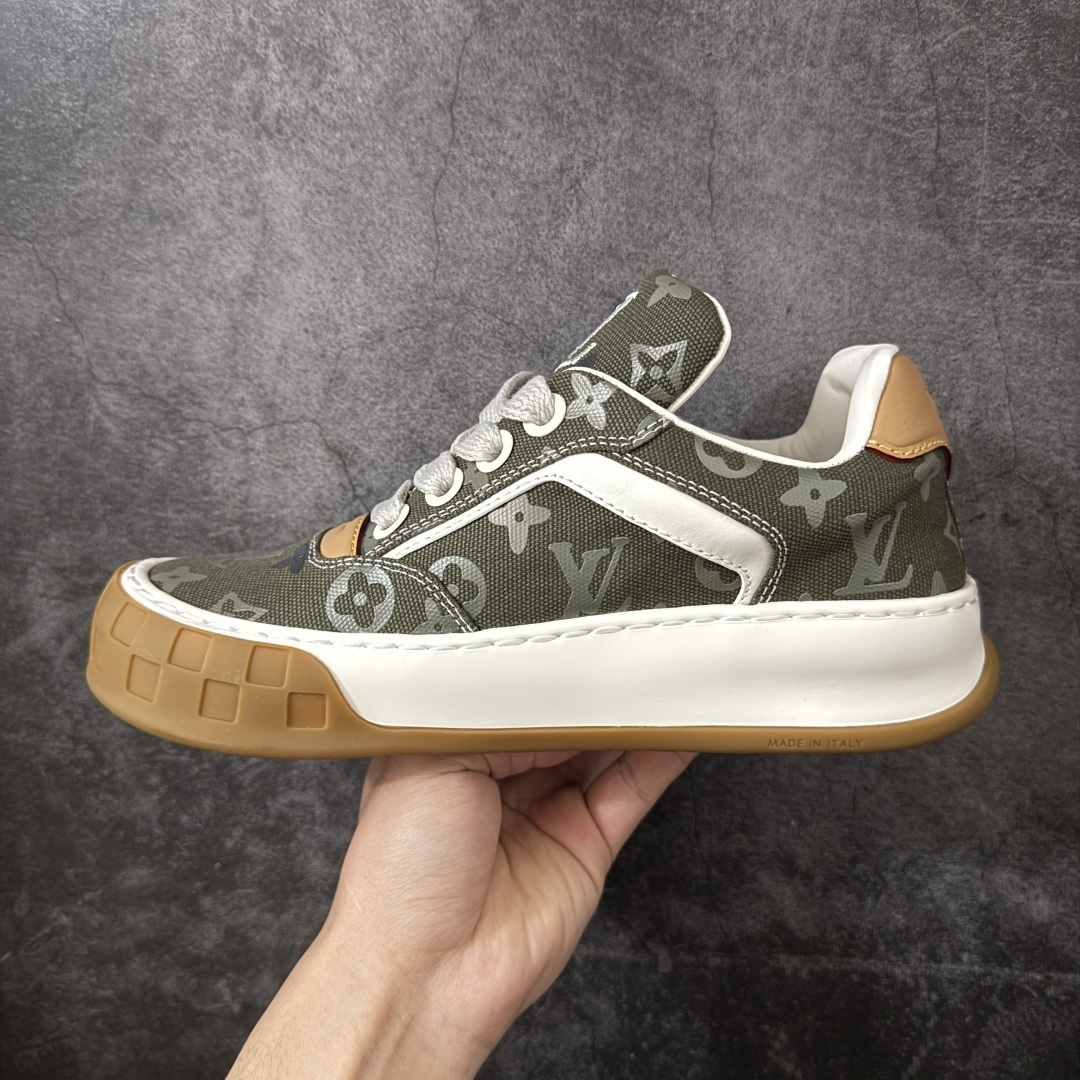 图片[2]-【专柜版/海淘代购】 LV 路易威登LOUIS VUITTON Tilted Low Sneakers 倾斜系列低帮复古休闲运动文化百搭板鞋 2026早春款板鞋 饼干鞋 市场最顶天花板 礼盒包装 正确细节 原鞋原材料1：1打造 完美版型做工 欢迎对比市场任何品质的货品 广东原产 升级原楦型开发纸版 包装说明书防尘布袋物件(附送官方快递加固牛皮纸外盒!!)#采用Monogram 丹宁布鞋面材质#鞋垫嵌入软脚感EVA物料#后跟耐弯折滴塑支撑片#全新开发TPR光泽组合隔色鞋底❗ 尺码：39 40 41 42 43 44 45 46-选品中心