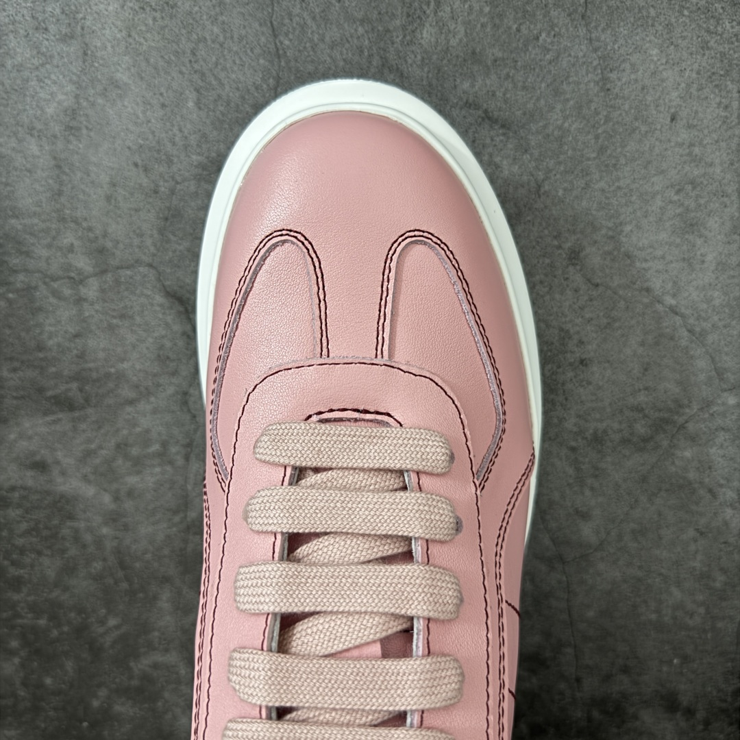 图片[5]-【HT纯原礼盒版】Alexander McQueen/亚历山大麦昆松糕鞋厚底增高小白鞋 红线粉色 全市场配色最齐(100+配色) 性价比最高 同价位品质无敌 进口丝绸亚光原版正品 水染羊皮内里 羊皮垫脚 回弹度到位 耐磨又舒适 鞋底厚4.5cm 全套原版包装 配件齐全 官方一致 凹凸定制正品原盒包装 右脚鞋舌嵌入防伪芯片装置 外盒鞋标官方二维码扫码+防伪芯片 尺码：35-39-选品中心