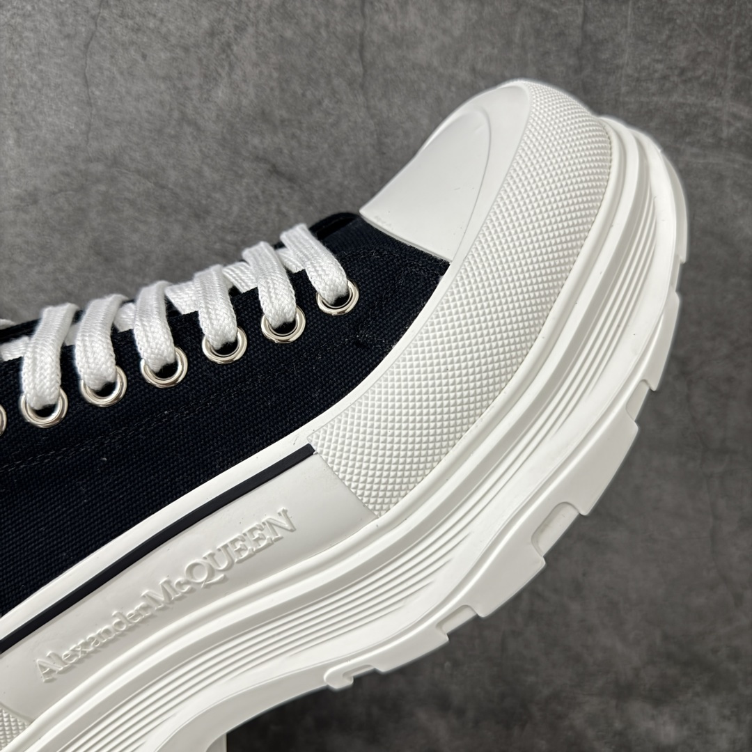 图片[6]-【HT纯原礼盒版】Alexander McQueen/亚历山大麦昆松糕鞋厚底增高小白鞋 帆布鞋 麦昆二代黑白色 全市场配色最齐(100+配色) 性价比最高 同价位品质无敌 进口丝绸亚光原版正品 水染羊皮内里 羊皮垫脚 回弹度到位 耐磨又舒适 鞋底厚4.5cm 全套原版包装 配件齐全 官方一致 凹凸定制正品原盒包装 右脚鞋舌嵌入防伪芯片装置 外盒鞋标官方二维码扫码+防伪芯片 尺码：35-45-选品中心