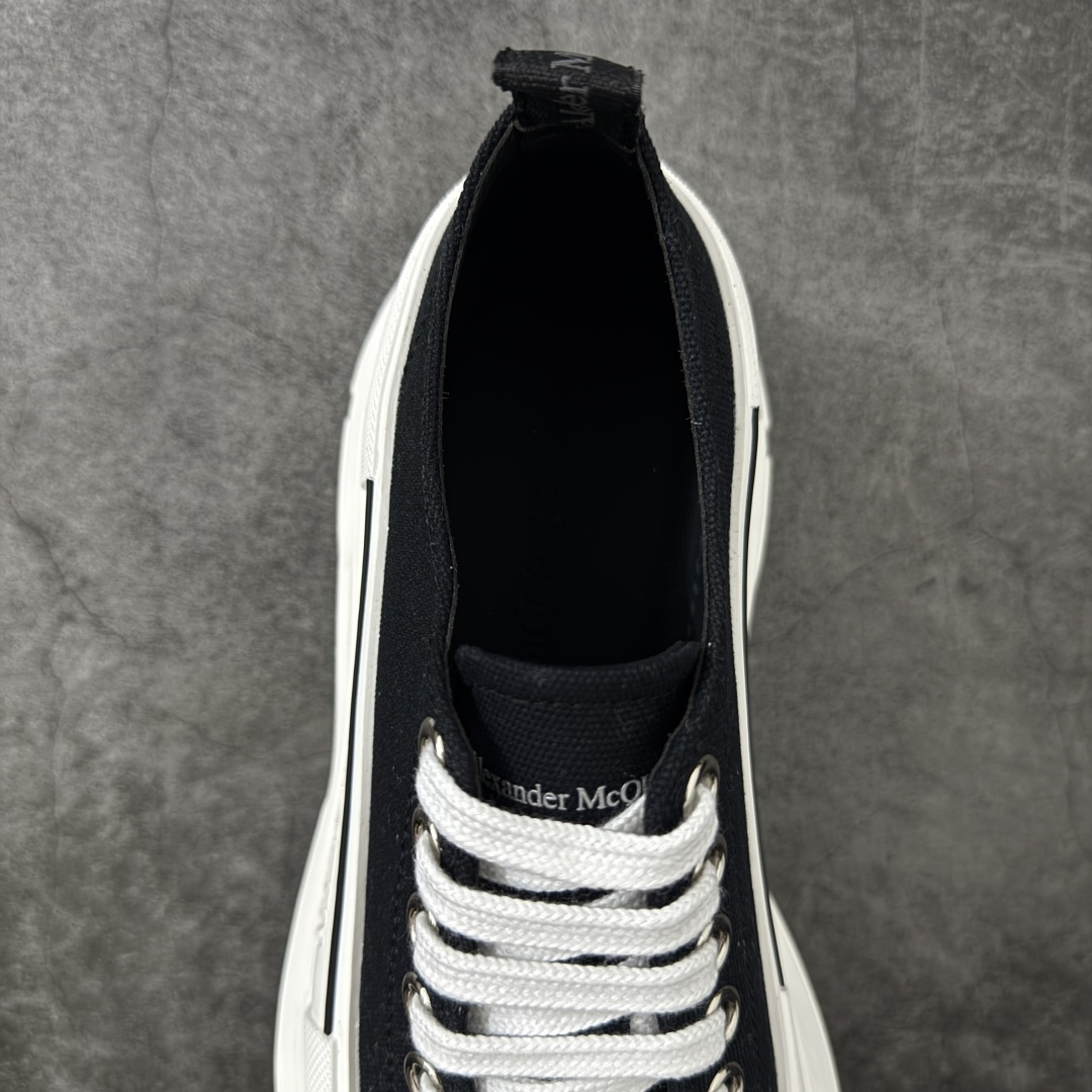 图片[8]-【HT纯原礼盒版】Alexander McQueen/亚历山大麦昆松糕鞋厚底增高小白鞋 帆布鞋 麦昆二代黑白色 全市场配色最齐(100+配色) 性价比最高 同价位品质无敌 进口丝绸亚光原版正品 水染羊皮内里 羊皮垫脚 回弹度到位 耐磨又舒适 鞋底厚4.5cm 全套原版包装 配件齐全 官方一致 凹凸定制正品原盒包装 右脚鞋舌嵌入防伪芯片装置 外盒鞋标官方二维码扫码+防伪芯片 尺码：35-45-选品中心