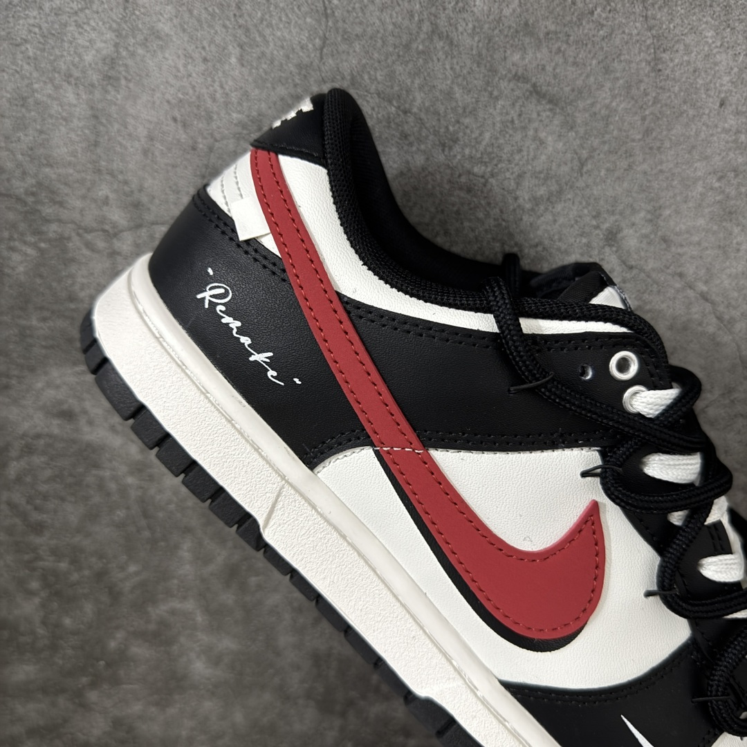 图片[7]-【YC纯原】NK Dunk Low 绯红之月 BR0620-121 当夜幕垂下，属于你的绯月自足尖升起。以经典黑白鞋身勾勒沉稳底色，恰似城市夜空的深邃幕布。而那道划过侧翼的绯红Swoosh，正是破夜而出的醒目月光，侧边“Remake”标记，宣告这是一次不被定义的再造。定制系列天花板 无原鞋不开发 全系列得物原鞋一比一校对开发 配色持续更新中 终端对接 优势输出 全套原厂楦头原纸板数据档案倾力打造 原汁原味莞产 极致还原 圈内最强针车工艺 高端零售指定版 广东原厂配套原盒原标 鞋盒分三个尺码段 原厂冲刀 超高清洁度 全鞋零毛边皮料切割 采用原厂百宏鞋带以及原厂百宏织唛舌标 内标可供原厂几率过验 进口原装条纹中底布 四线拉帮白色点胶 原厂拉帮手法遵循公司 原厂电绣 极致还原 尺码：40 40.5 41 42 42.5 43 44 44.5 45 46-选品中心