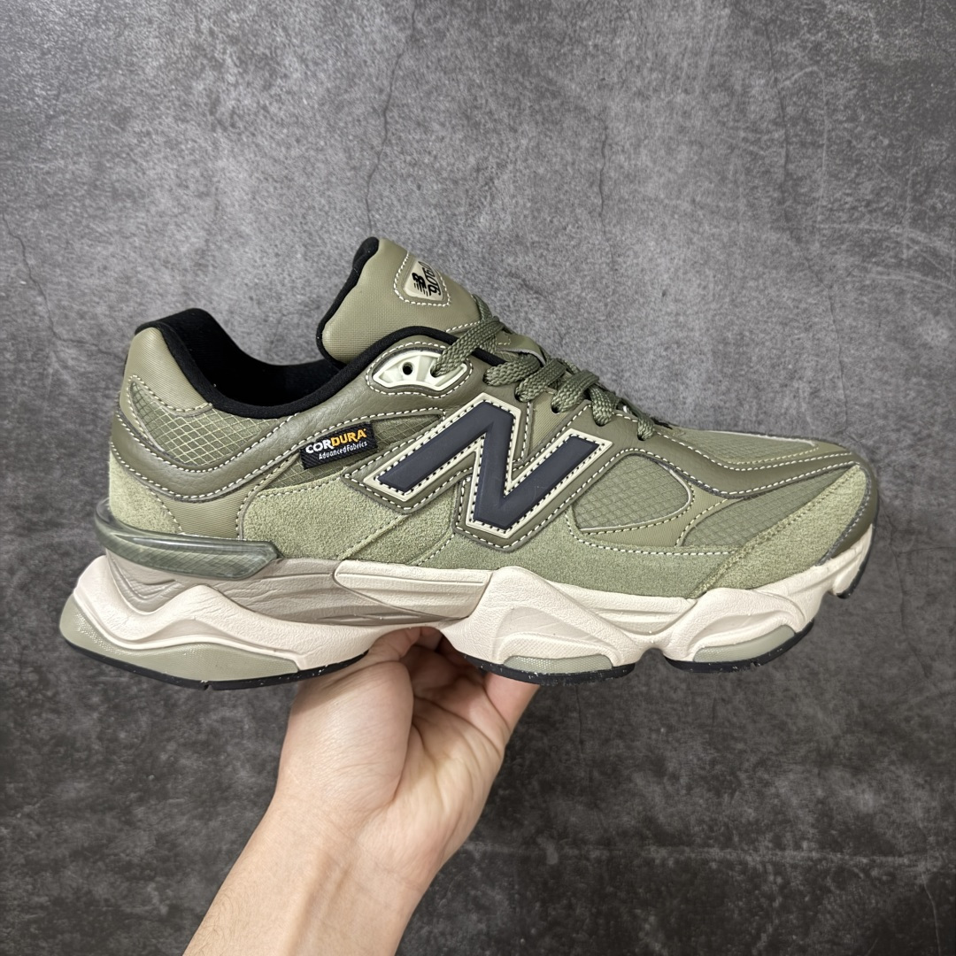【纯原版】 New Balance NB9060 联名款 复古休闲运动慢跑鞋 U9060ORC 全套原楦原纸板原厂数据开发 进口三明治网面 原装进口翻毛皮料正确绒感卡色 正确中底拉帮中底网布细节 原厂标裁 带紫光防伪 定制后跟透明水晶模块 冲裁组合 大底贴合程度胶水上色把控完美 整洁度挑战全网艺术家 多道序QC把关品质完善 匠心打造 耗时两个月开发完成 工艺极其复杂难度可想而知 新开独立私模大底 全网唯一正确六层组合大底 高端零售专供产物 尺码:36 37 37.5 38 38.5 39 40 40.5 41 42 42.5 43 44 45 46.5-选品中心