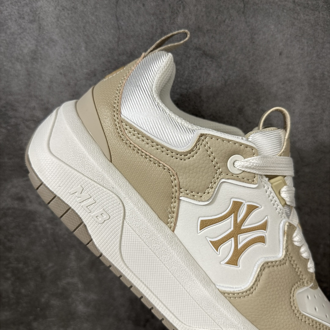 图片[7]-【纯原升级版】韩国洋基队NY大标潮流老爹鞋 MLB小白鞋市面上唯一顶级纯原版本 原材料打造 原楦原档案数据开发版型 完美鞋头弧度/后套收口效果🆚市面文案版本‼️ 原厂立体填充鞋舌海绵 中底注胶孔原数据开发模具大底 原厂转印标 保证不掉字 内增高6cm 原厂1：1模具开发 原厂进口纳米材质 原厂 全套手提袋 原盒雷射防伪标包装 天猫订单品质 官网尺码35-45-选品中心