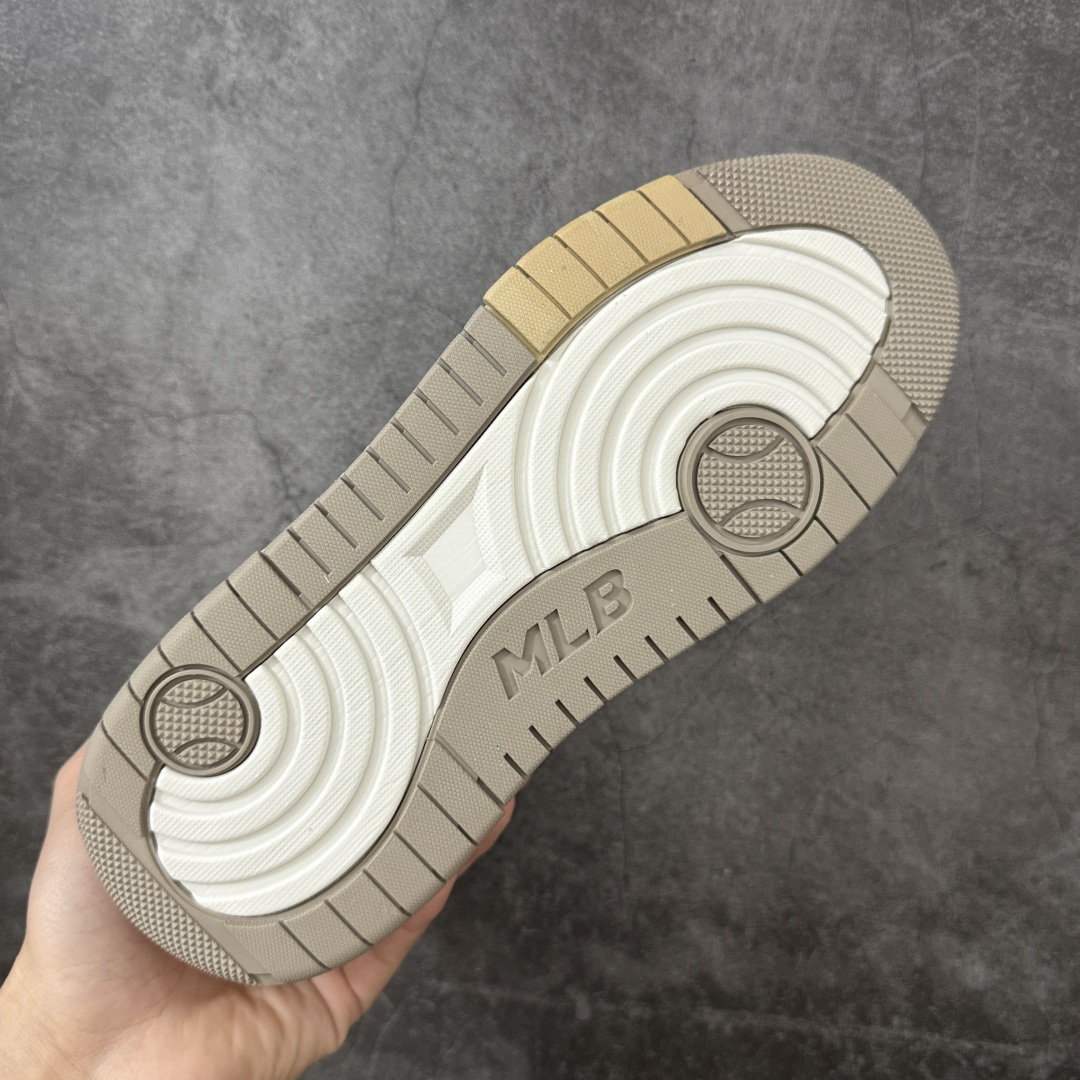 图片[9]-【纯原升级版】韩国洋基队NY大标潮流老爹鞋 MLB小白鞋市面上唯一顶级纯原版本 原材料打造 原楦原档案数据开发版型 完美鞋头弧度/后套收口效果🆚市面文案版本‼️ 原厂立体填充鞋舌海绵 中底注胶孔原数据开发模具大底 原厂转印标 保证不掉字 内增高6cm 原厂1：1模具开发 原厂进口纳米材质 原厂 全套手提袋 原盒雷射防伪标包装 天猫订单品质 官网尺码35-45-选品中心