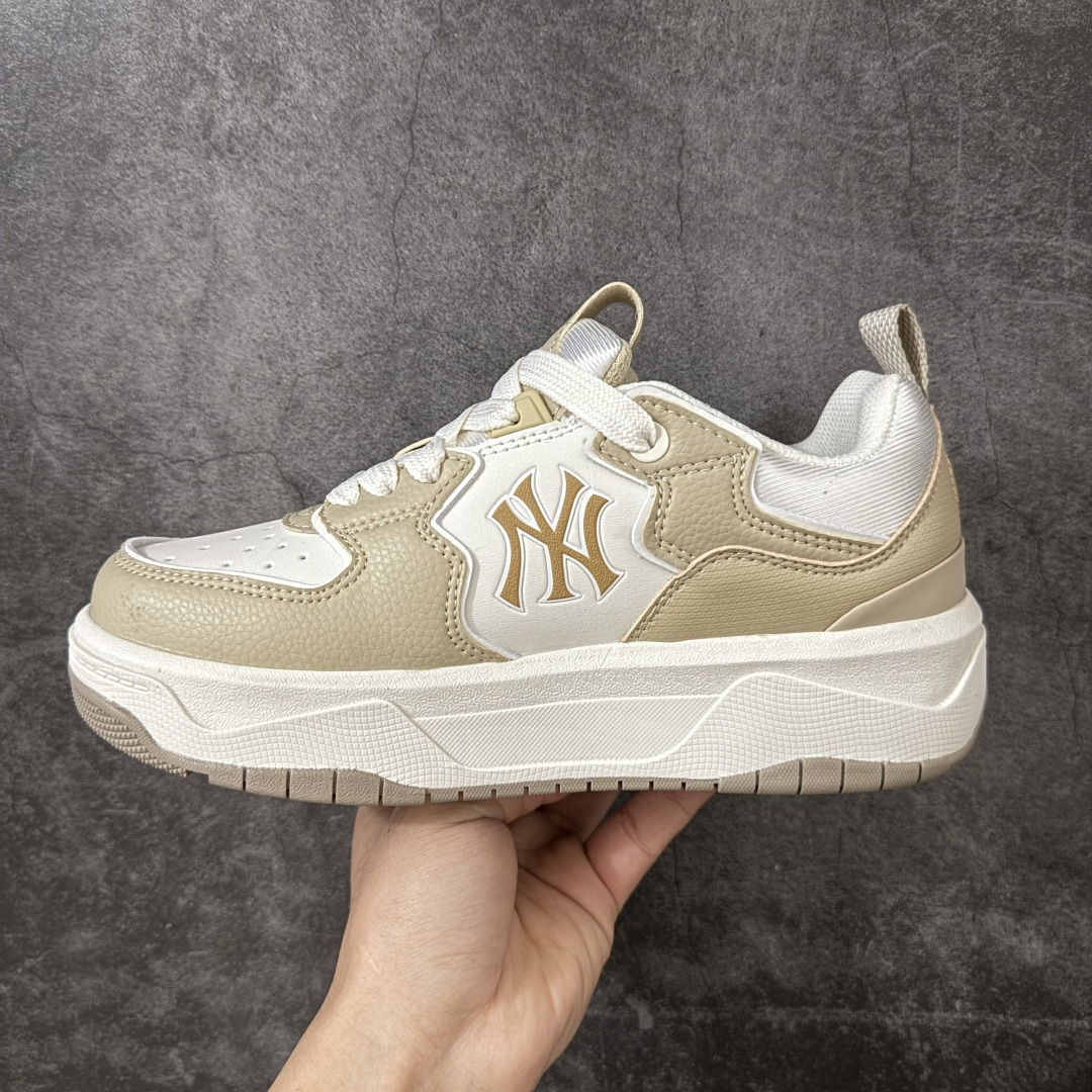 图片[2]-【纯原升级版】韩国洋基队NY大标潮流老爹鞋 MLB小白鞋市面上唯一顶级纯原版本 原材料打造 原楦原档案数据开发版型 完美鞋头弧度/后套收口效果🆚市面文案版本‼️ 原厂立体填充鞋舌海绵 中底注胶孔原数据开发模具大底 原厂转印标 保证不掉字 内增高6cm 原厂1：1模具开发 原厂进口纳米材质 原厂 全套手提袋 原盒雷射防伪标包装 天猫订单品质 官网尺码35-45-选品中心