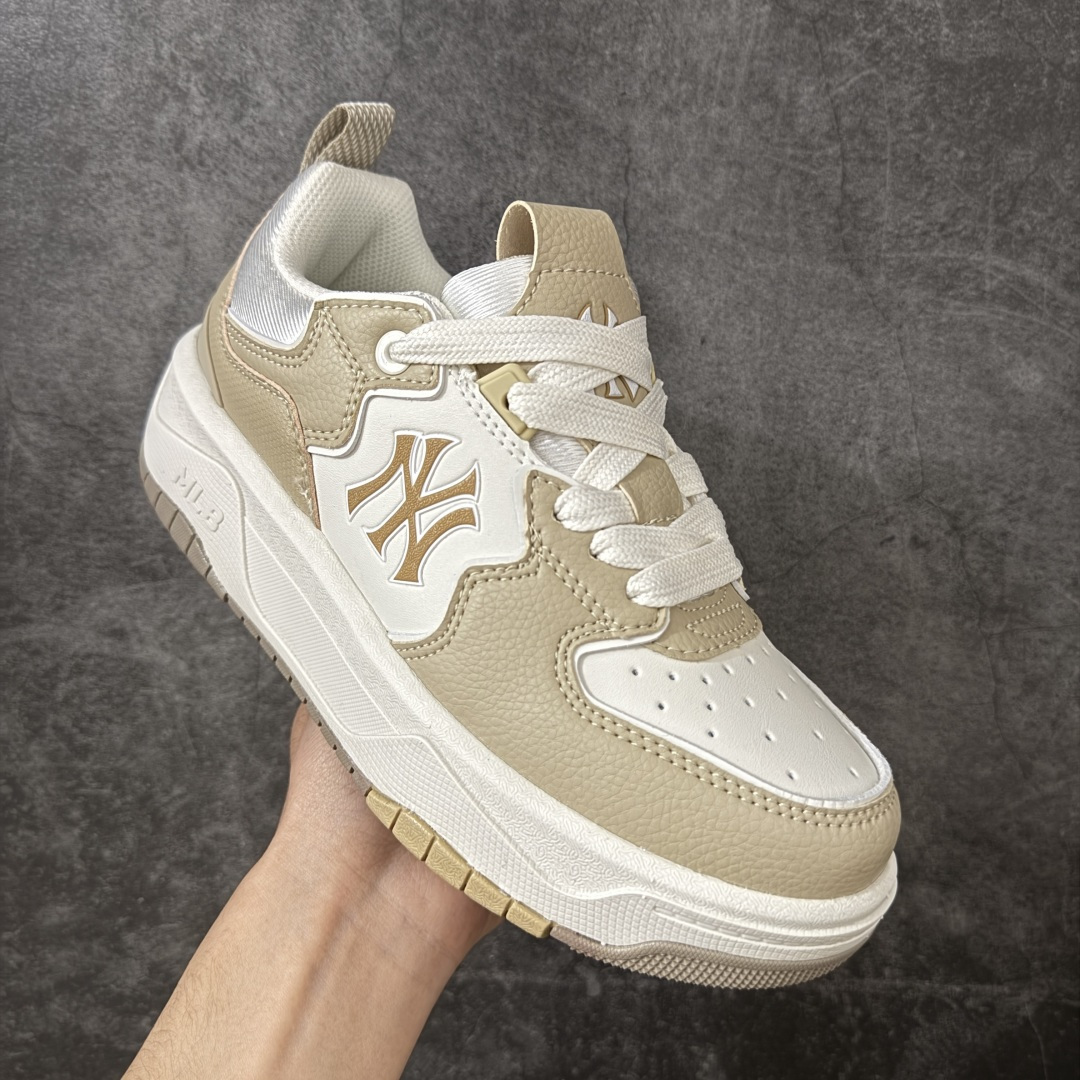 图片[3]-【纯原升级版】韩国洋基队NY大标潮流老爹鞋 MLB小白鞋市面上唯一顶级纯原版本 原材料打造 原楦原档案数据开发版型 完美鞋头弧度/后套收口效果🆚市面文案版本‼️ 原厂立体填充鞋舌海绵 中底注胶孔原数据开发模具大底 原厂转印标 保证不掉字 内增高6cm 原厂1：1模具开发 原厂进口纳米材质 原厂 全套手提袋 原盒雷射防伪标包装 天猫订单品质 官网尺码35-45-选品中心