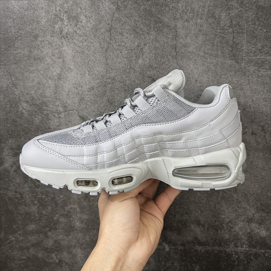 图片[2]-【顶级芯片版】Nike Air Max 95 灰色 货号：HM8755-002 顶级版 开发数月 原版开发 多道QC质检 鞋型完美复刻 原厂级别工艺 正确色卡 正确气垫蓝光 正确大底 独家私模 采用进口头层牛皮拼接 定位高端市场 行业标杆工艺 尺码：40 40.5 41 42 42.5 43 44 44.5 45 46-选品中心