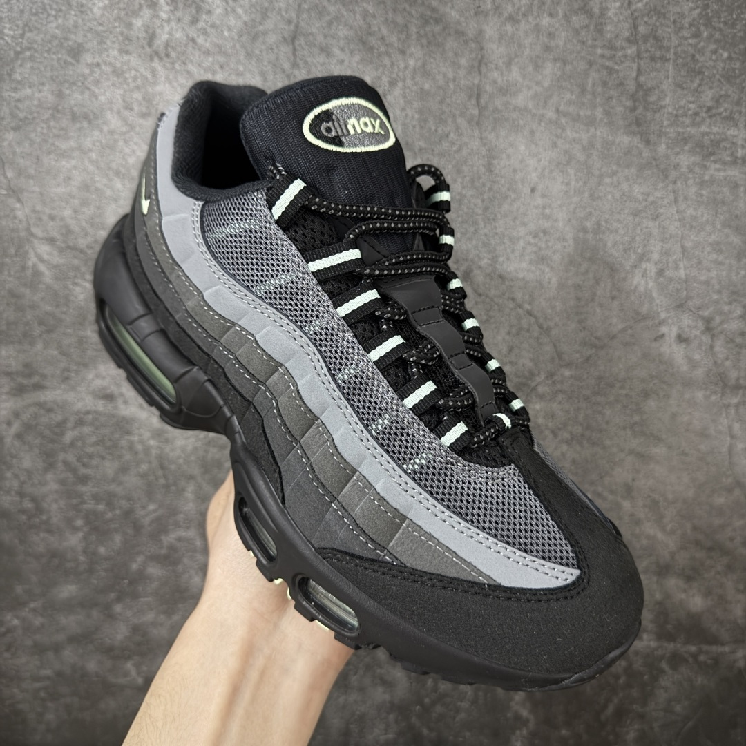 图片[3]-【顶级芯片版】Nike Air Max 95 黑灰色 货号：HM0622-001 顶级版 开发数月 原版开发 多道QC质检 鞋型完美复刻 原厂级别工艺 正确色卡 正确气垫蓝光 正确大底 独家私模 采用进口头层牛皮拼接 定位高端市场 行业标杆工艺 尺码：40 40.5 41 42 42.5 43 44 44.5 45 46-选品中心