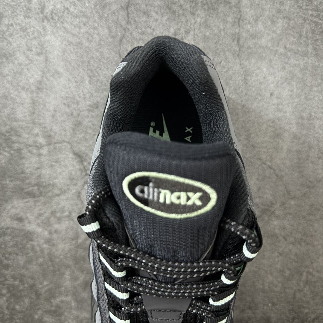图片[8]-【顶级芯片版】Nike Air Max 95 黑灰色 货号：HM0622-001 顶级版 开发数月 原版开发 多道QC质检 鞋型完美复刻 原厂级别工艺 正确色卡 正确气垫蓝光 正确大底 独家私模 采用进口头层牛皮拼接 定位高端市场 行业标杆工艺 尺码：40 40.5 41 42 42.5 43 44 44.5 45 46-选品中心