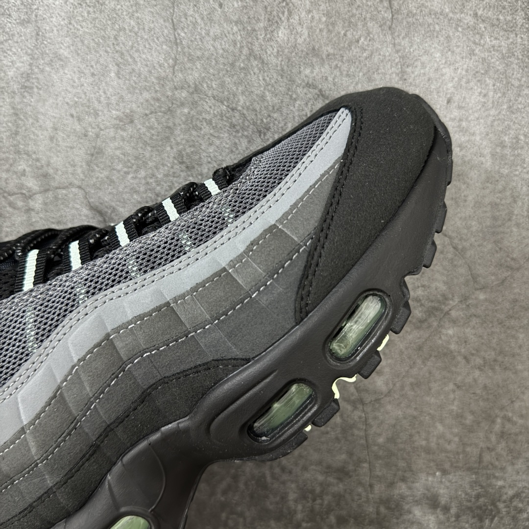 图片[6]-【顶级芯片版】Nike Air Max 95 黑灰色 货号：HM0622-001 顶级版 开发数月 原版开发 多道QC质检 鞋型完美复刻 原厂级别工艺 正确色卡 正确气垫蓝光 正确大底 独家私模 采用进口头层牛皮拼接 定位高端市场 行业标杆工艺 尺码：40 40.5 41 42 42.5 43 44 44.5 45 46-选品中心