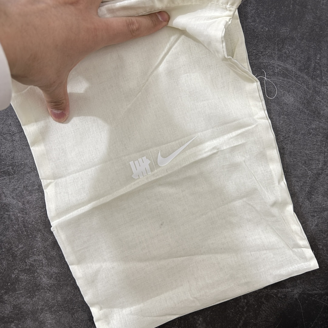 图片[10]-【GX纯原】UNDEFEATED x Nike Air Max 95 OG Big Bubble 黑灰红 货号：IB4523-003 外贸顶级专供 区别先行版 全部配色原鞋原尺码开发生产 极致还原 全部原厂材料一比一打造 一眼ZP既视感 欢迎对比市场版本 尺码：40 40.5 41 42 42.5 43 44 44.5 45 46 46.5 47.5 48 48.5-选品中心