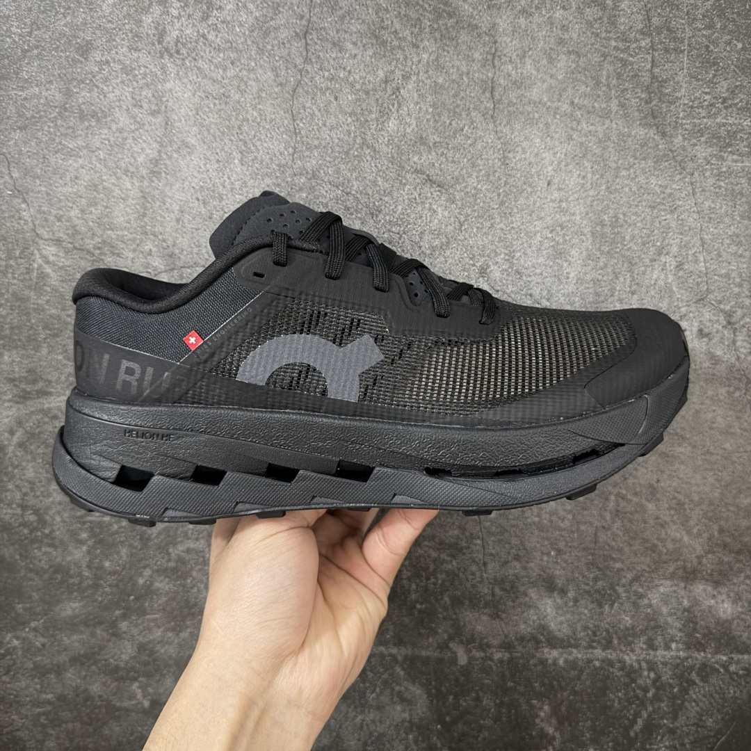 【T1版本】On Cloudultra 3昂跑 舒适百搭减震回弹 低帮跑步鞋 全新版本 重新定义昂跑标杆水准 #独家原厂档案开发私模大底【棱角分明】 #独家定制原厂面料 区别市场通货批次 此运动品牌 开创于2010年 缓震着陆、强效回弹、轻柔质感的设计构思始终是ON研制关键 与此同时基于“为全球提供革新性的跑步感受”信念 陆续推出了多款跑鞋及其以专业运动人体跑步工程学为设计关键的功能性跑步服饰设备 让跑者不费力气地畅快畅跑 尺码:36-45-选品中心